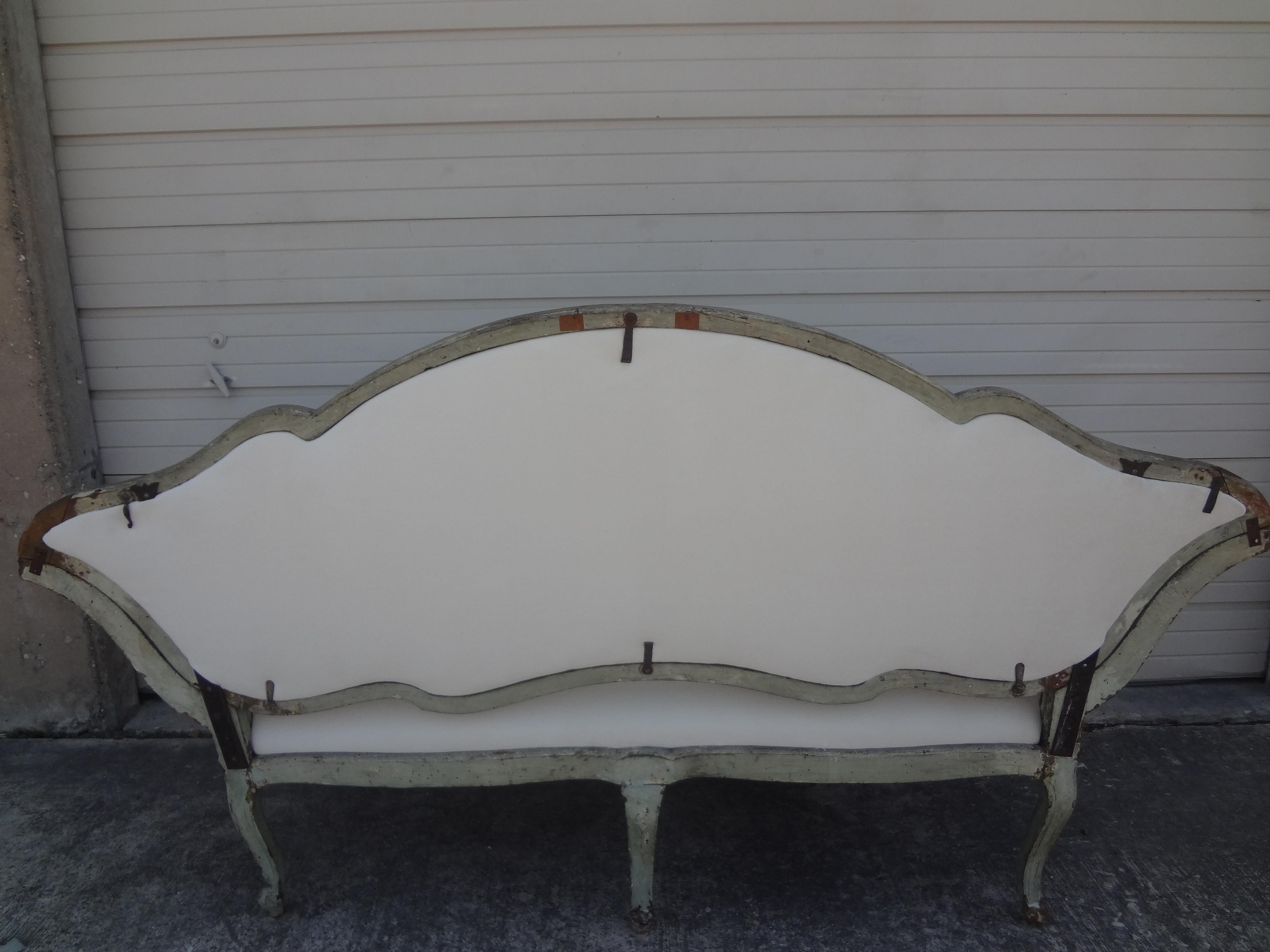 17th Century Venetian Painted and Parcel Gilt Gondola Sofa In Good Condition For Sale In Houston, TX