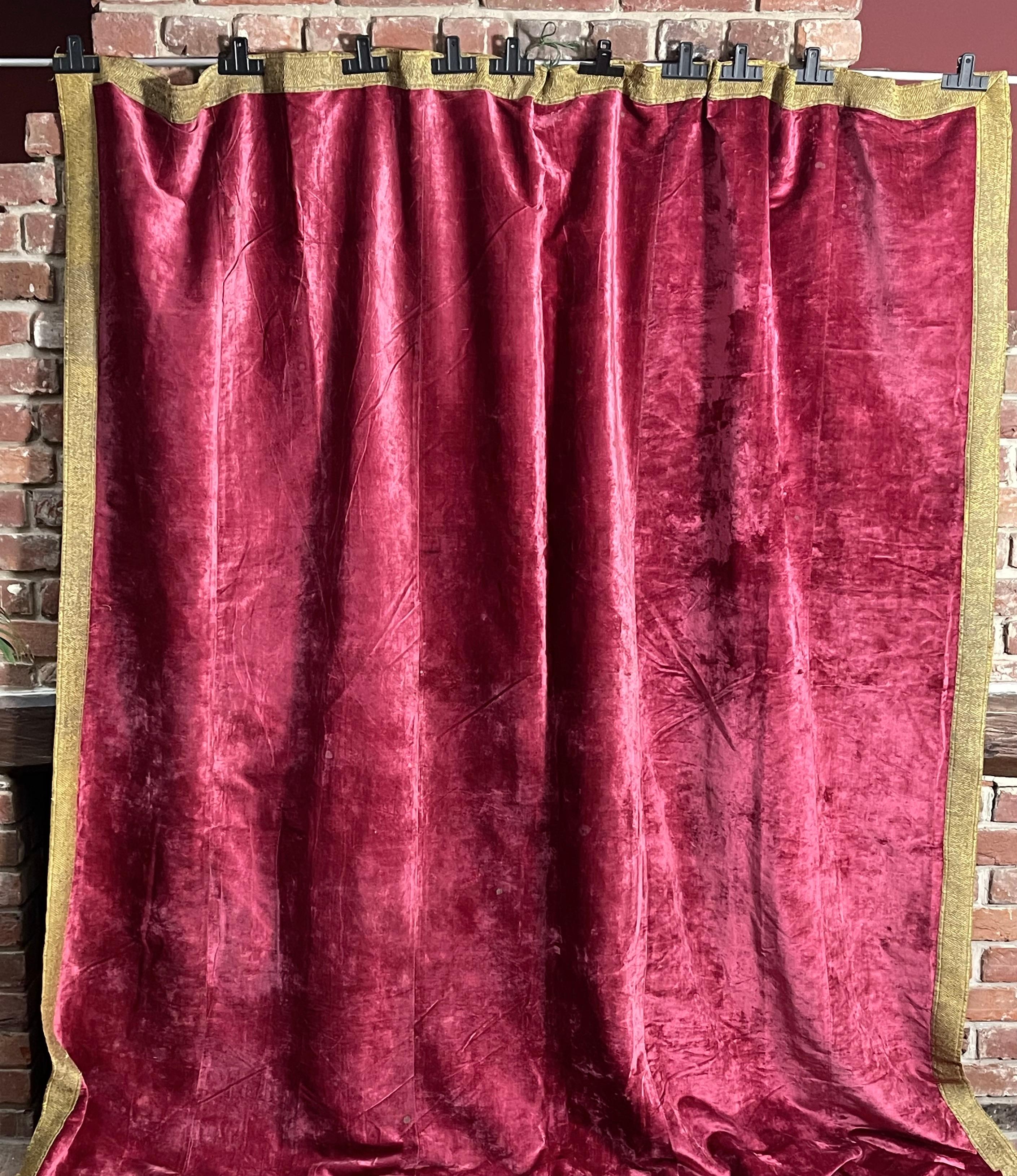 A huge Venetian Silk Velvet Cover

I am in awe of the size and quality of this textile
The largest and most beautiful I have had

The silk velvet is late 17th century as is the wide silk and metallic braid on all four sides The velvet is an