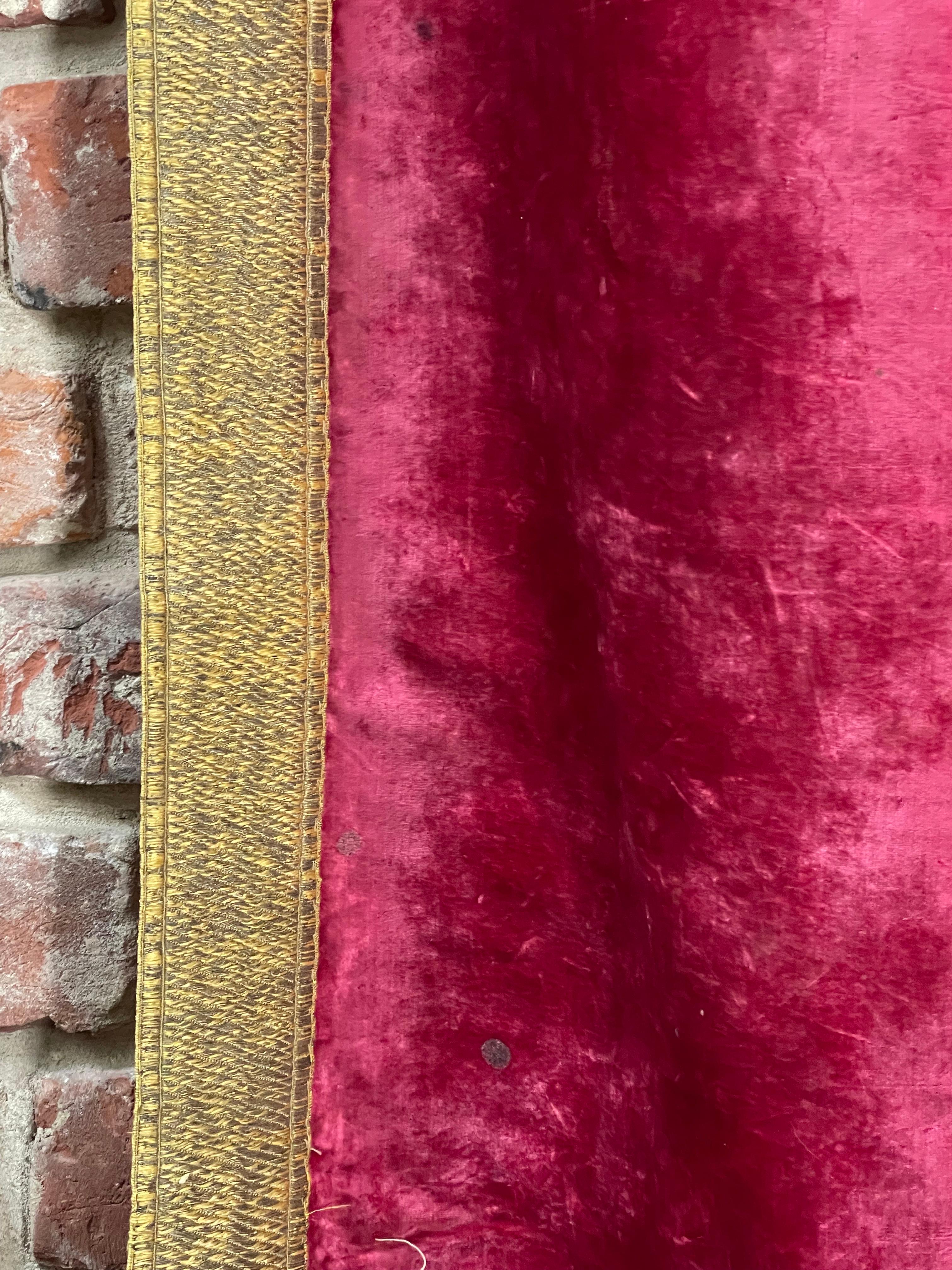 Hand-Woven 17th Century Venetian Silk Velvet Cover For Sale