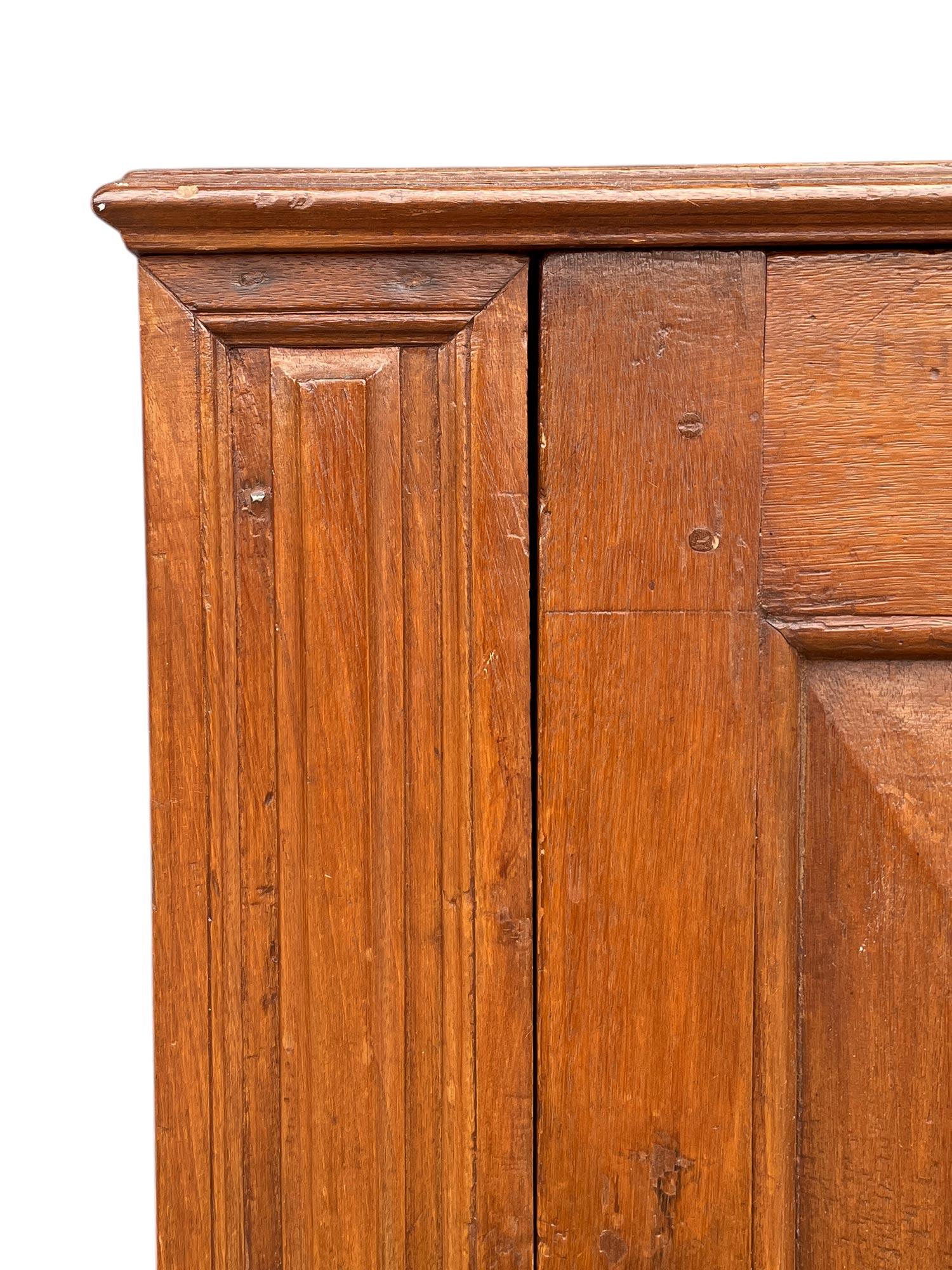 17th Century Venetian Walnut Cabinet For Sale 4