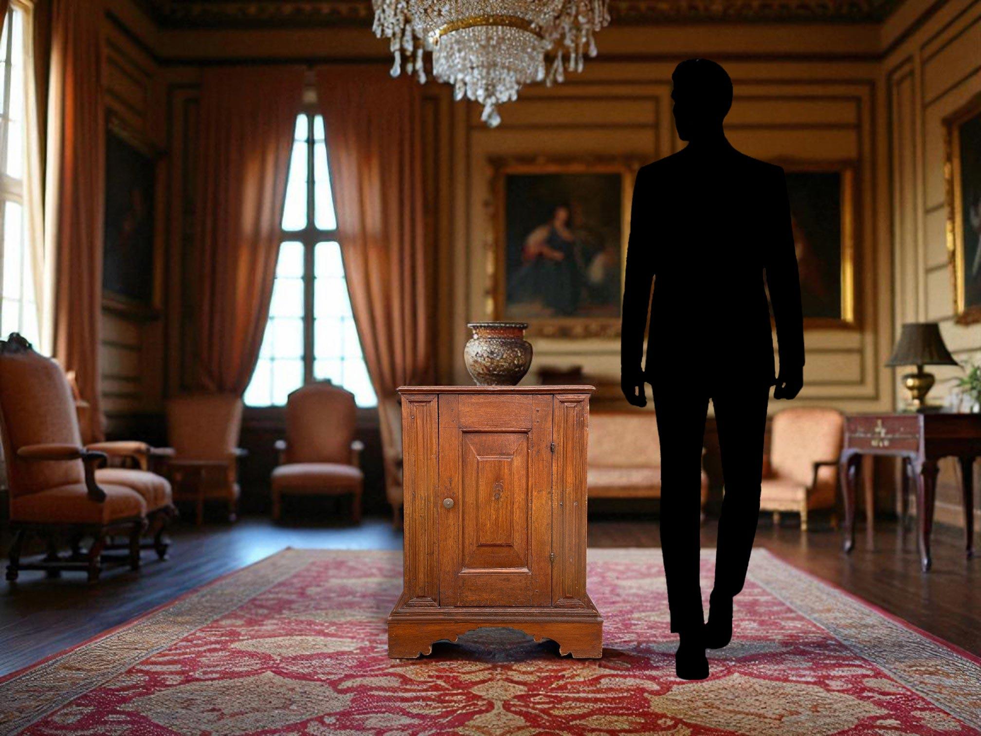 17th Century Venetian Walnut Cabinet For Sale 6