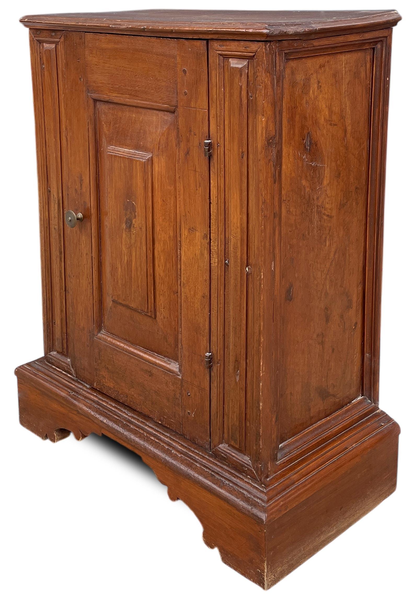 17th Century Venetian Walnut Cabinet For Sale 8