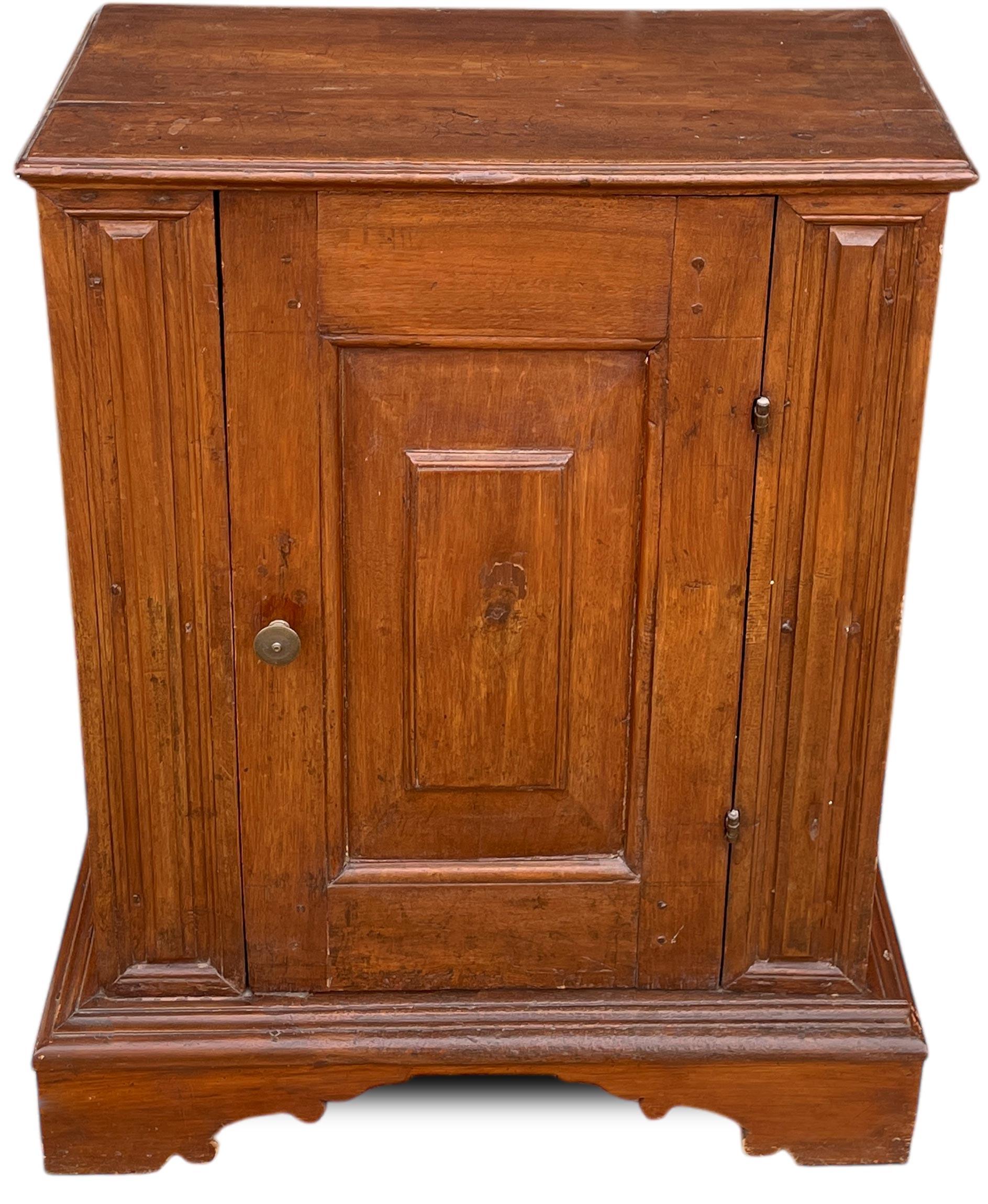 17th Century Venetian Walnut Cabinet For Sale 2