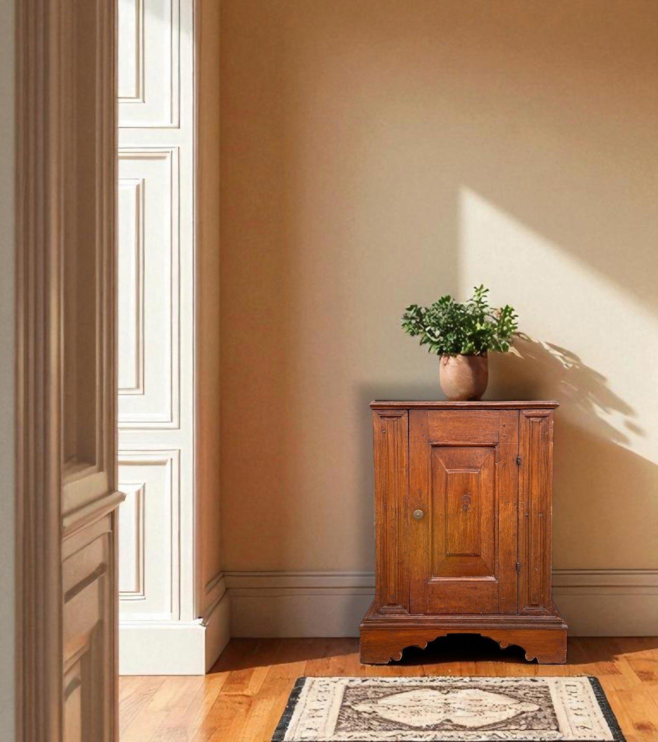 17th Century Venetian Walnut Cabinet For Sale 3