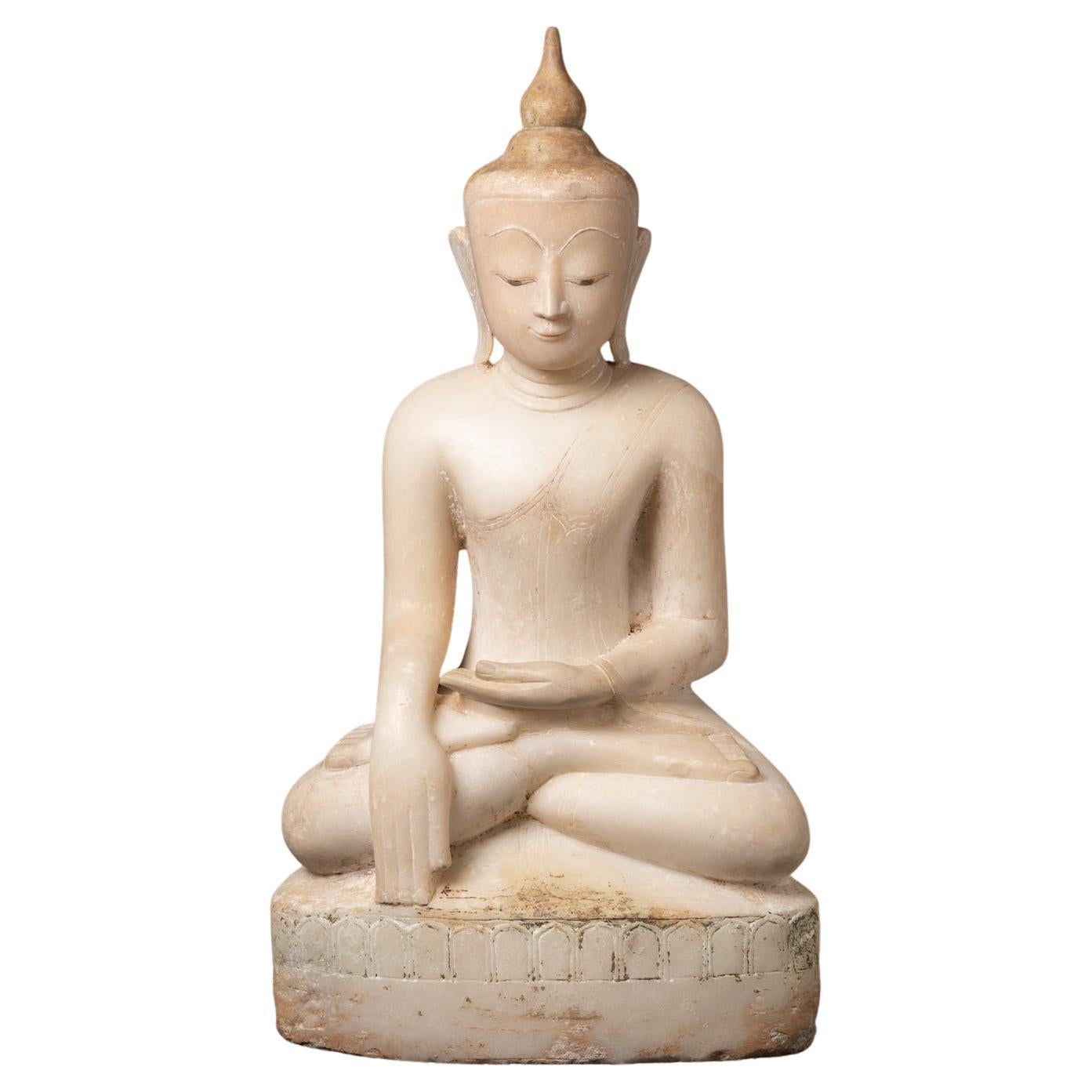17th century Very beautiful Burmese alabaster Buddha from Burma For Sale