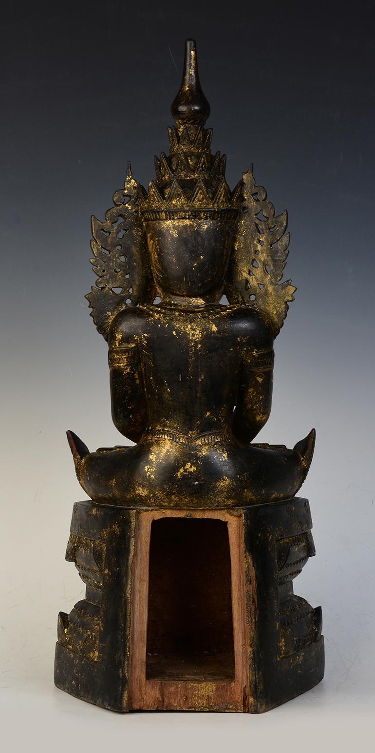 17th Century, Very Rare Antique Burmese Wooden Seated Crowned Buddha  For Sale 7