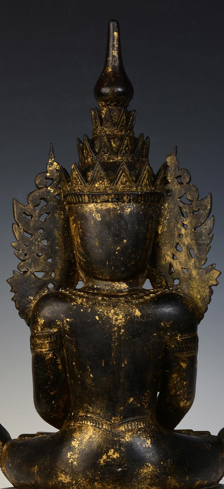 17th Century, Very Rare Antique Burmese Wooden Seated Crowned Buddha  For Sale 9