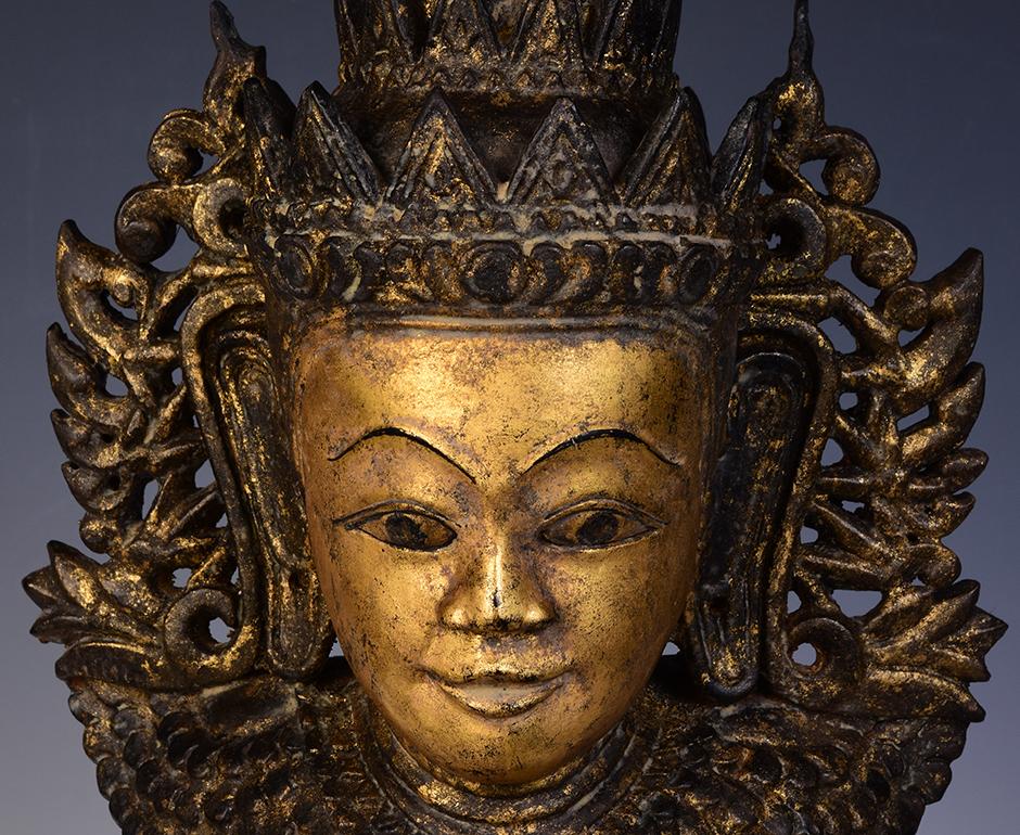 17th Century, Very Rare Antique Burmese Wooden Seated Crowned Buddha  In Good Condition For Sale In Sampantawong, TH