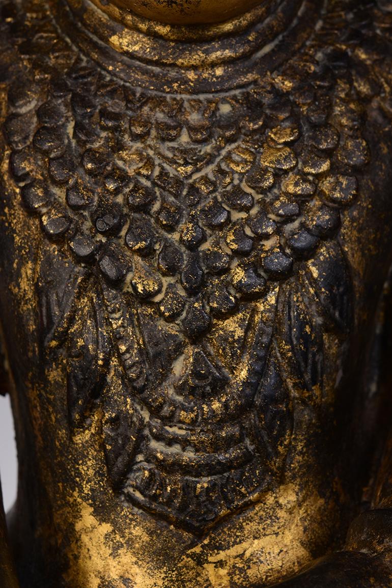 17th Century, Very Rare Antique Burmese Wooden Seated Crowned Buddha  For Sale 2