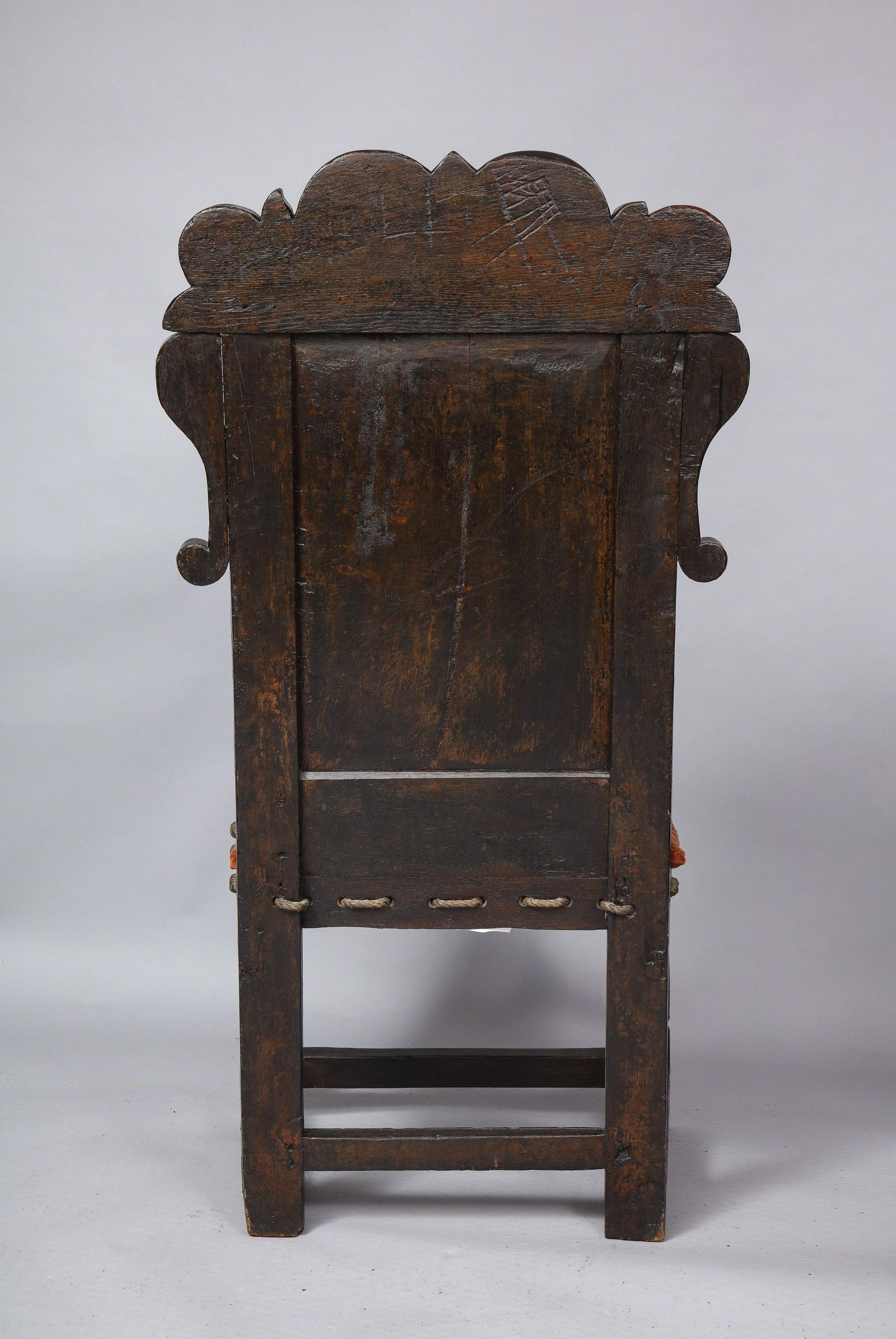 Chaise à lambris du 17e siècle en vente 5