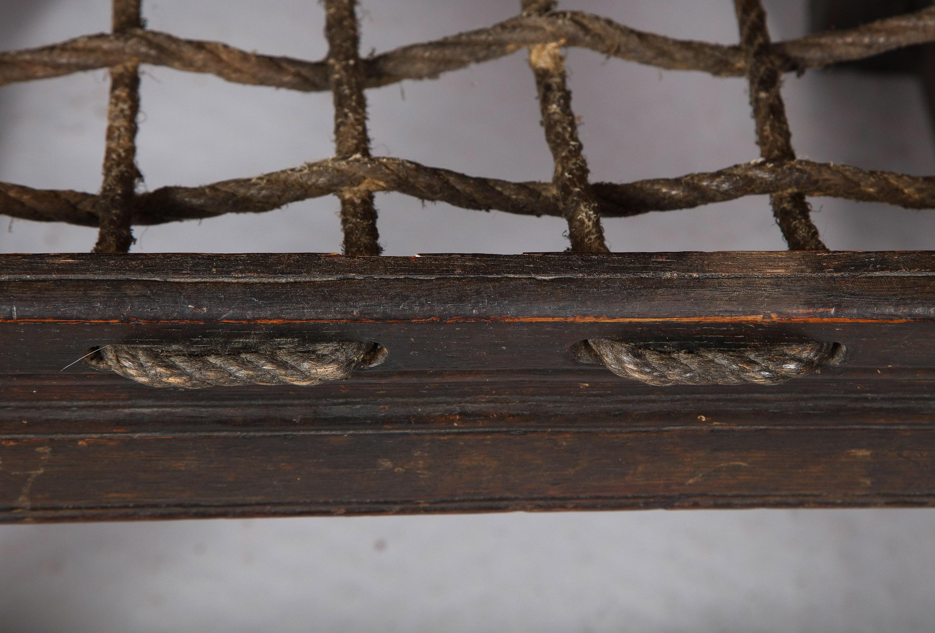 Chaise à lambris du 17e siècle en vente 9