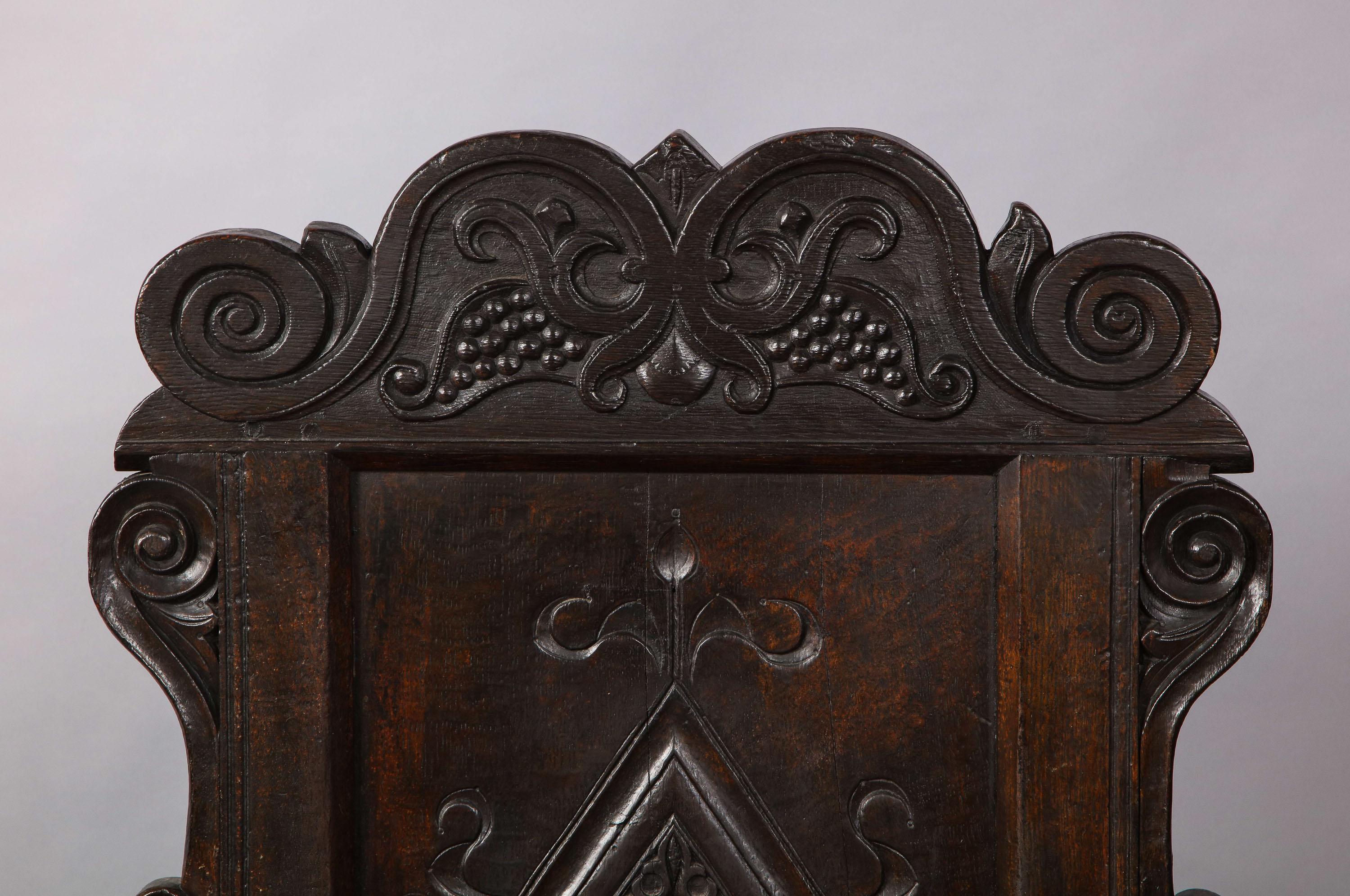 Chaise à lambris du 17e siècle Bon état - En vente à Greenwich, CT