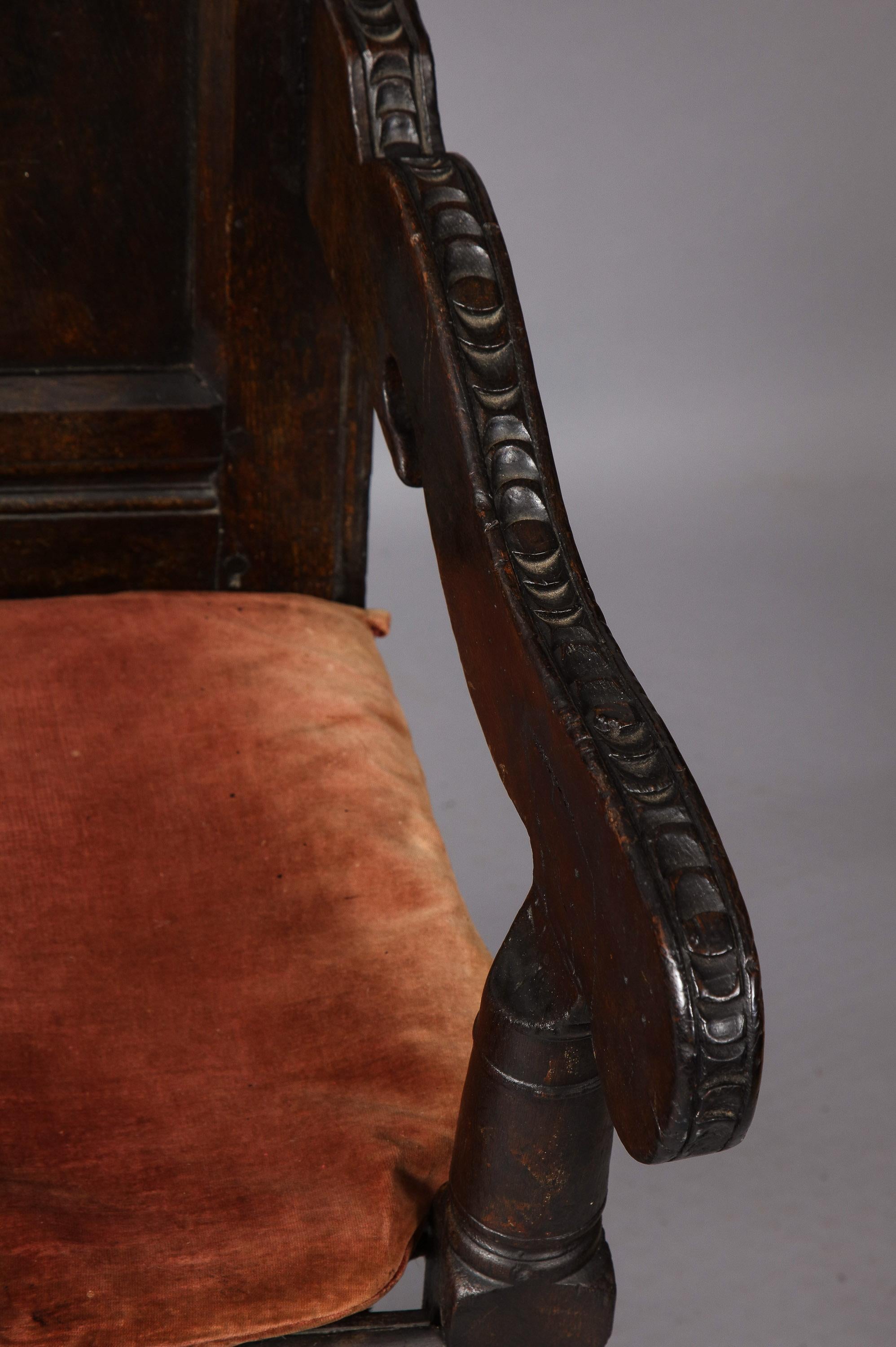 Chaise à lambris du 17e siècle en vente 1