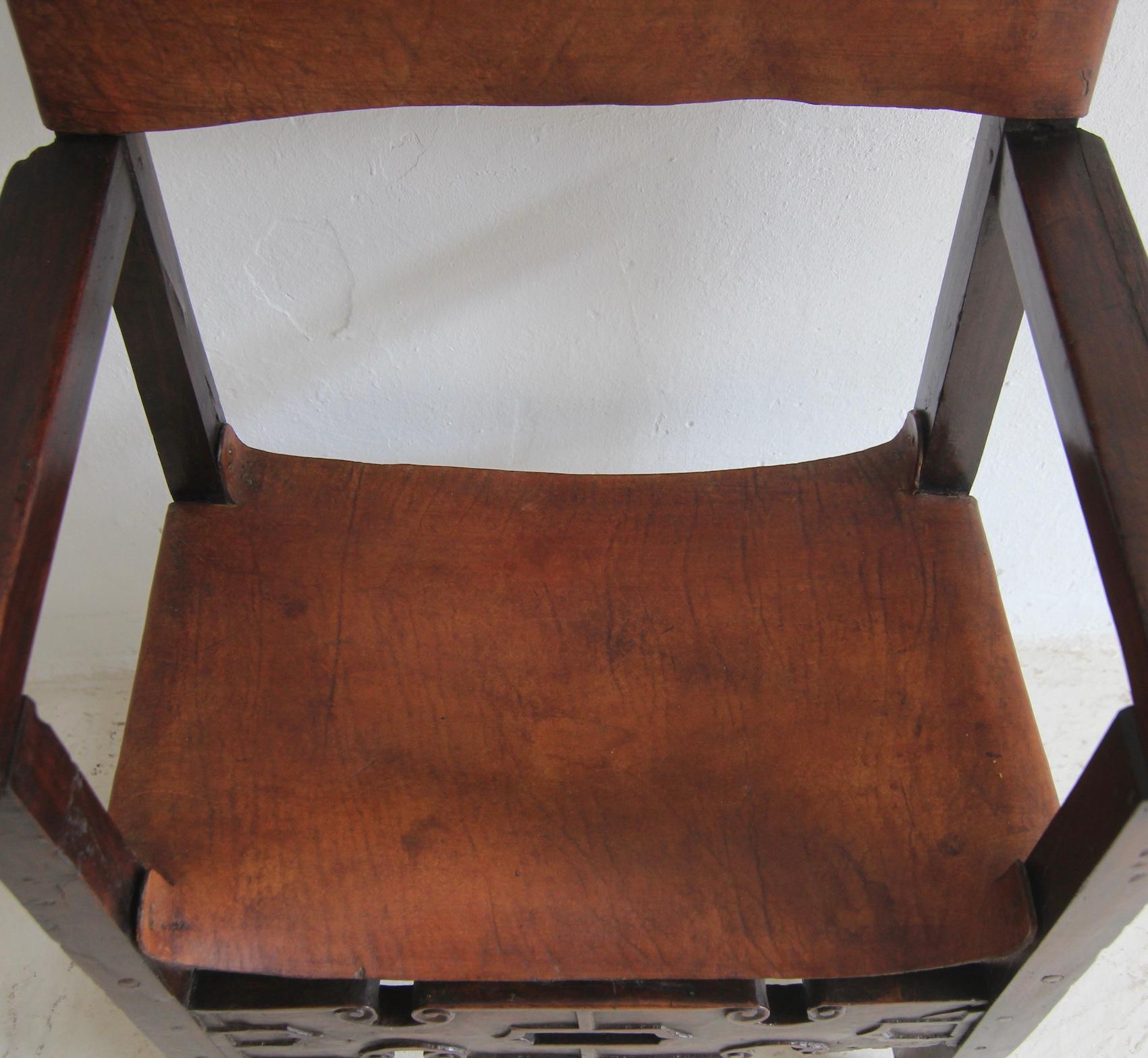 17th Century Walnut and Leather Armchair For Sale 6