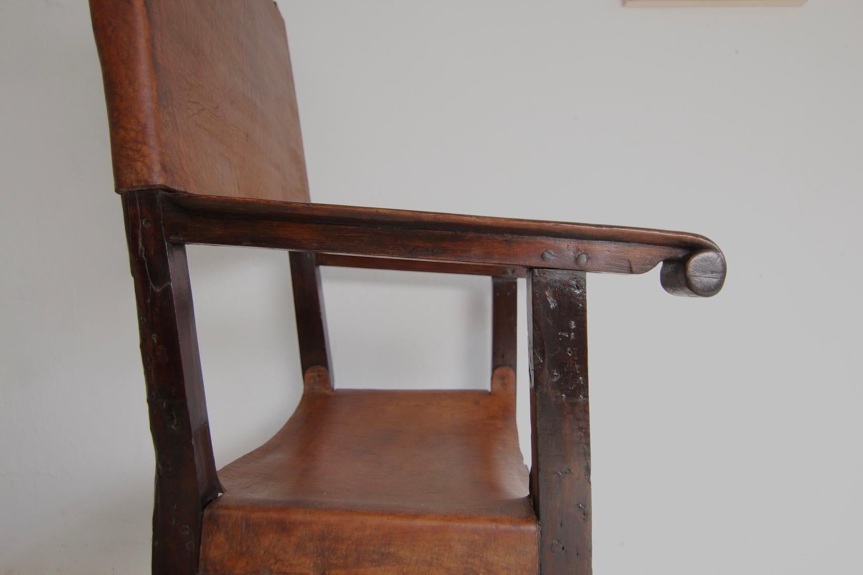 17th Century Walnut and Leather Armchair For Sale 10