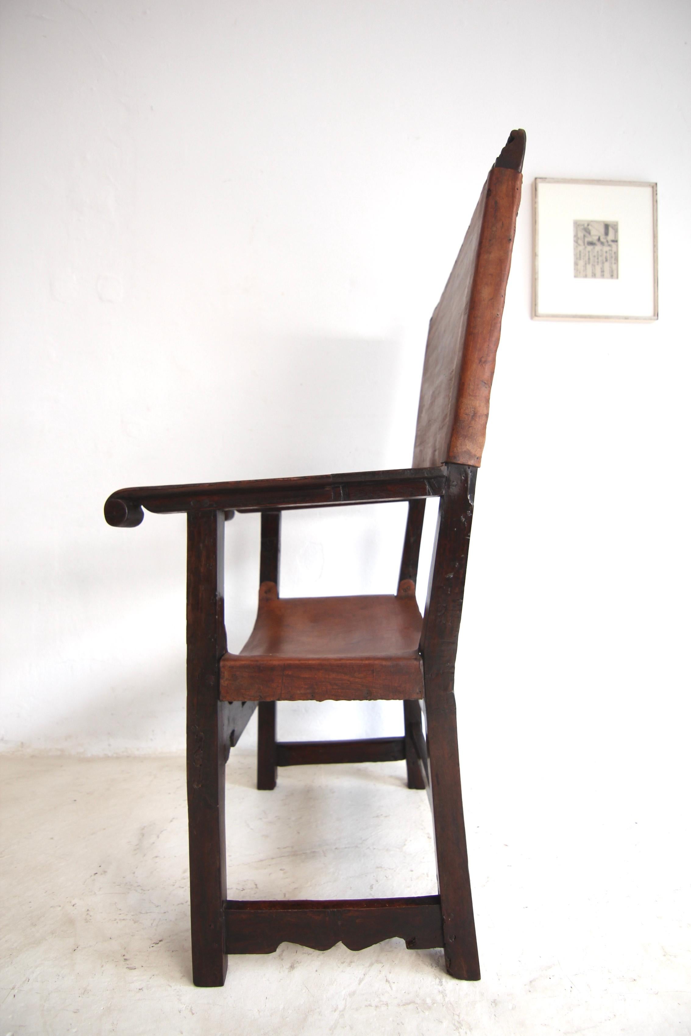 17th Century Walnut and Leather Armchair For Sale 14