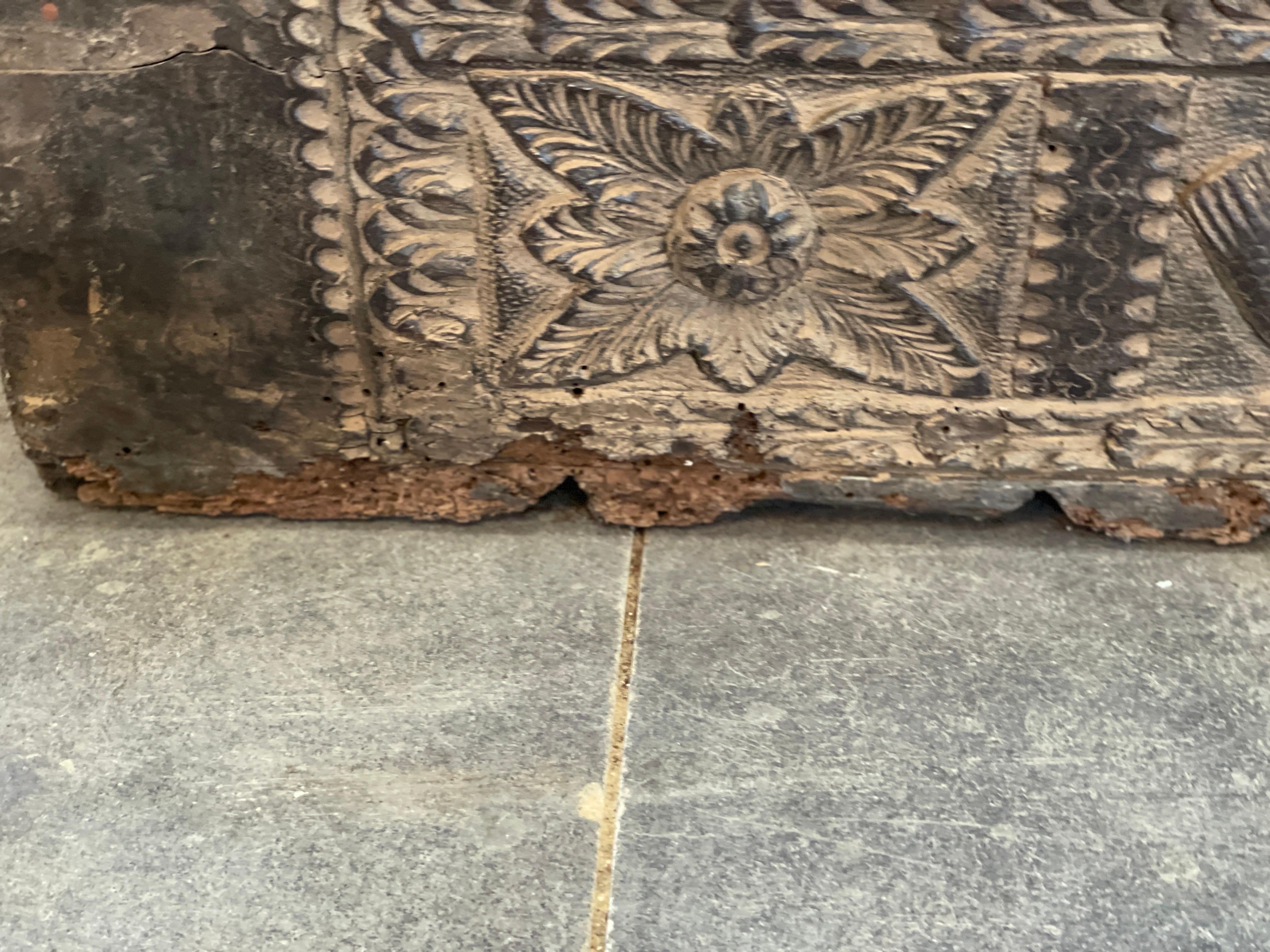 17th Century Walnut Carved Trunk From Spain For Sale 2