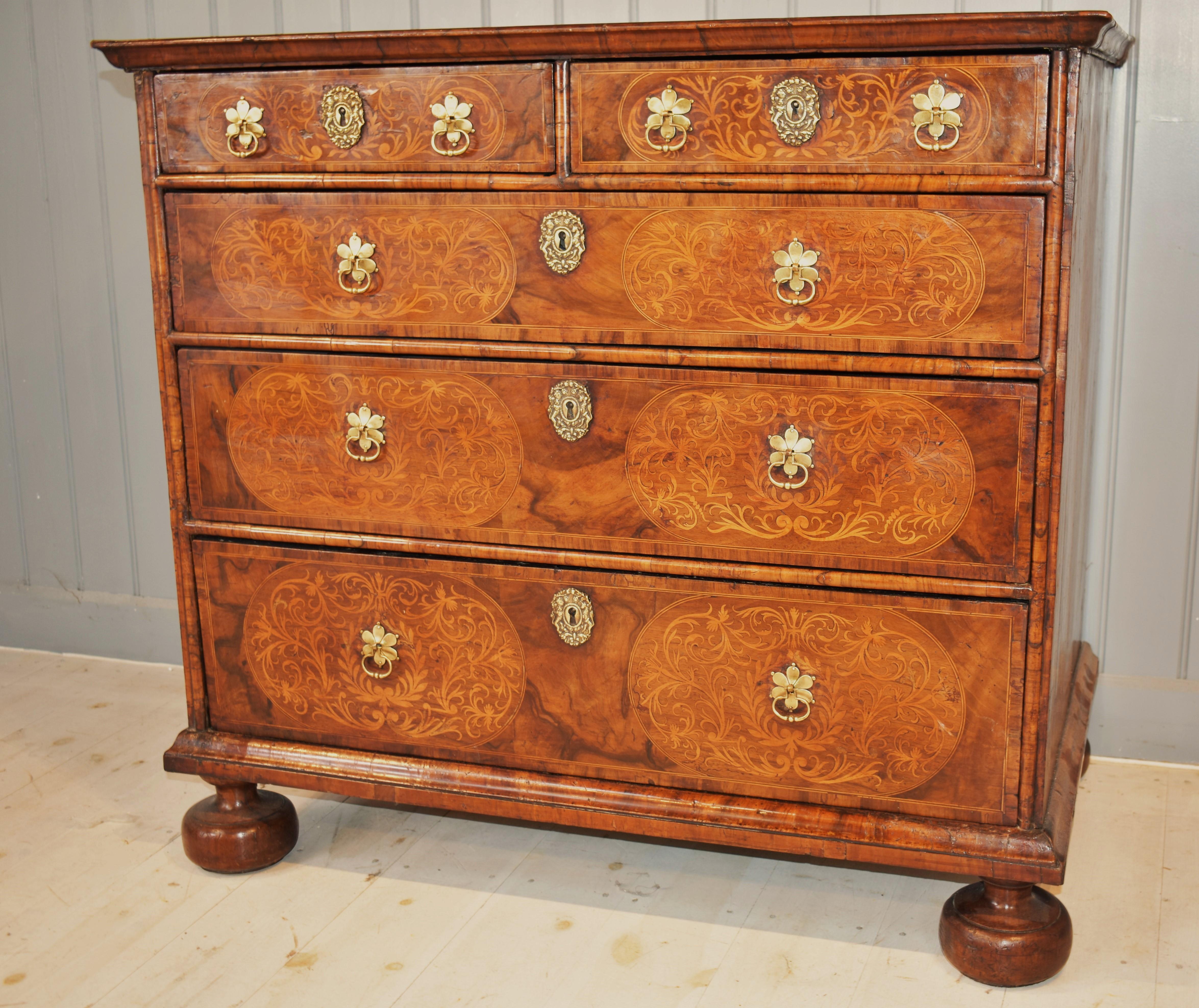 17th century walnut chest of drawers 5