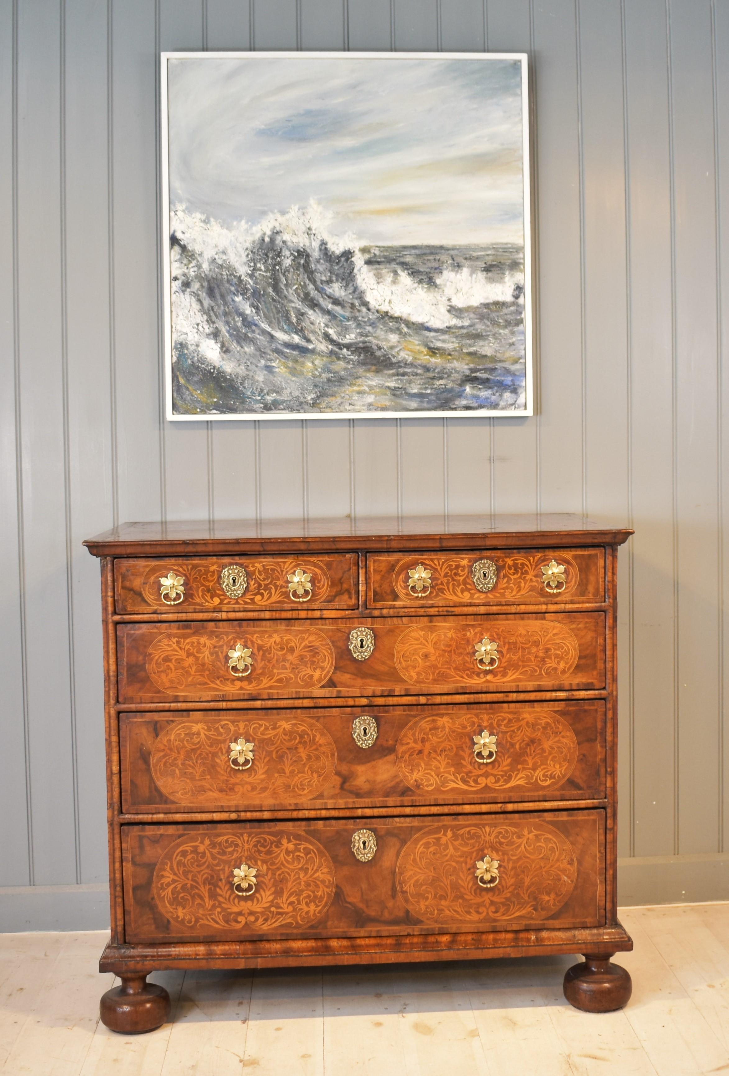 17th century walnut chest of drawers 6
