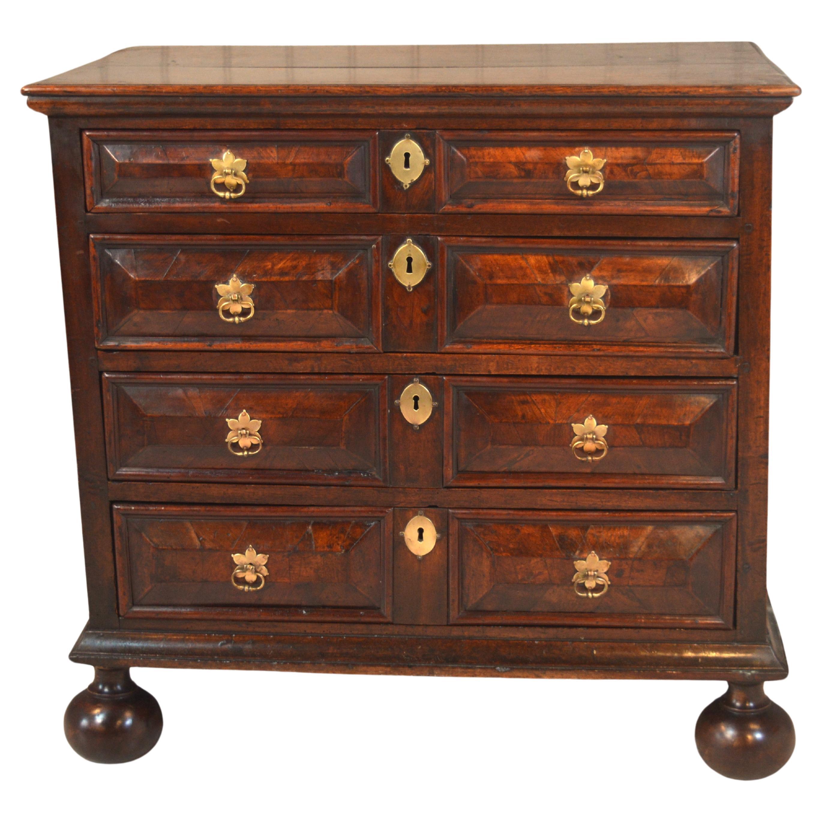 17th century walnut chest of drawers For Sale