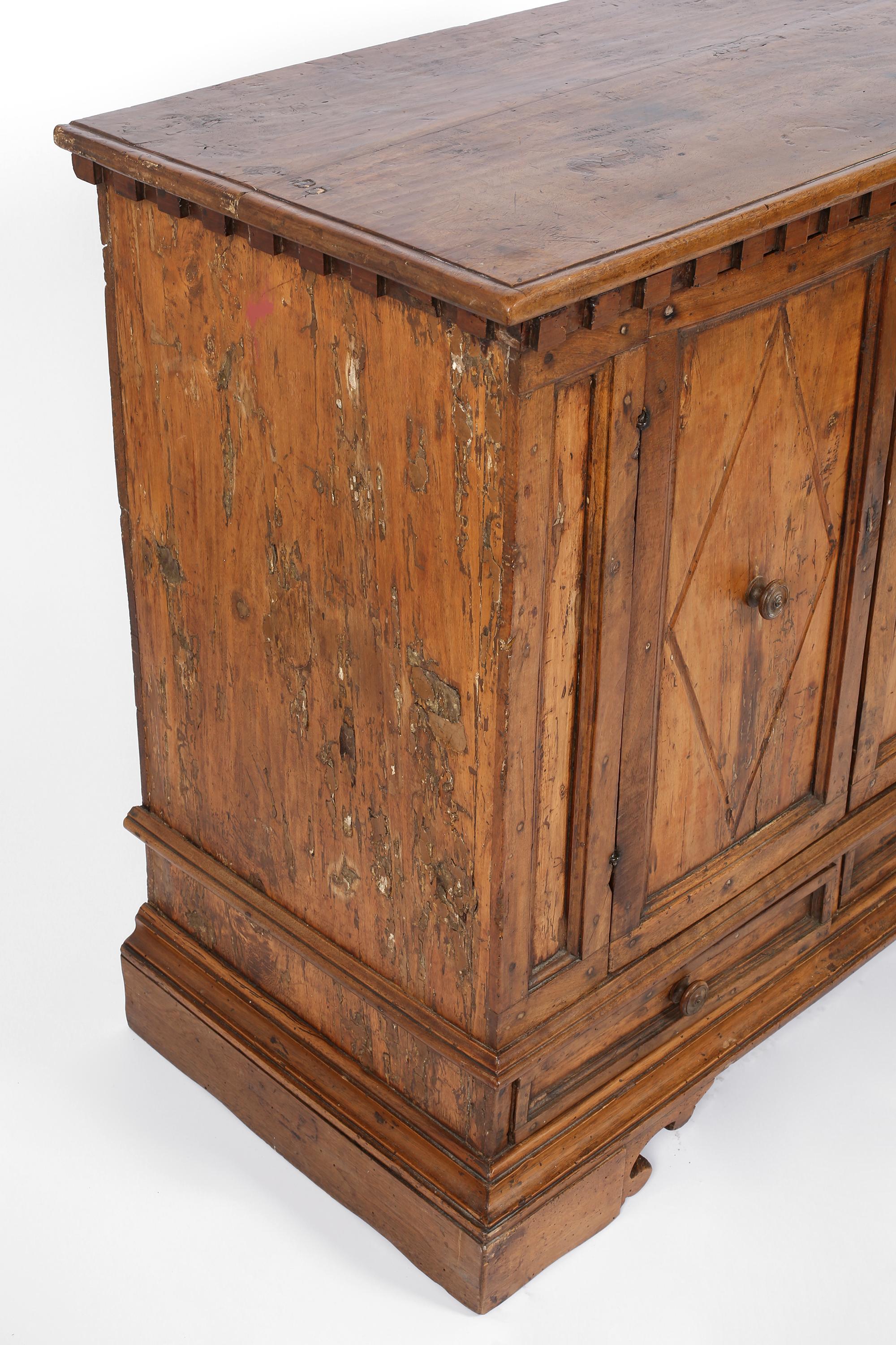 17th Century Walnut Credenza from Florence 5