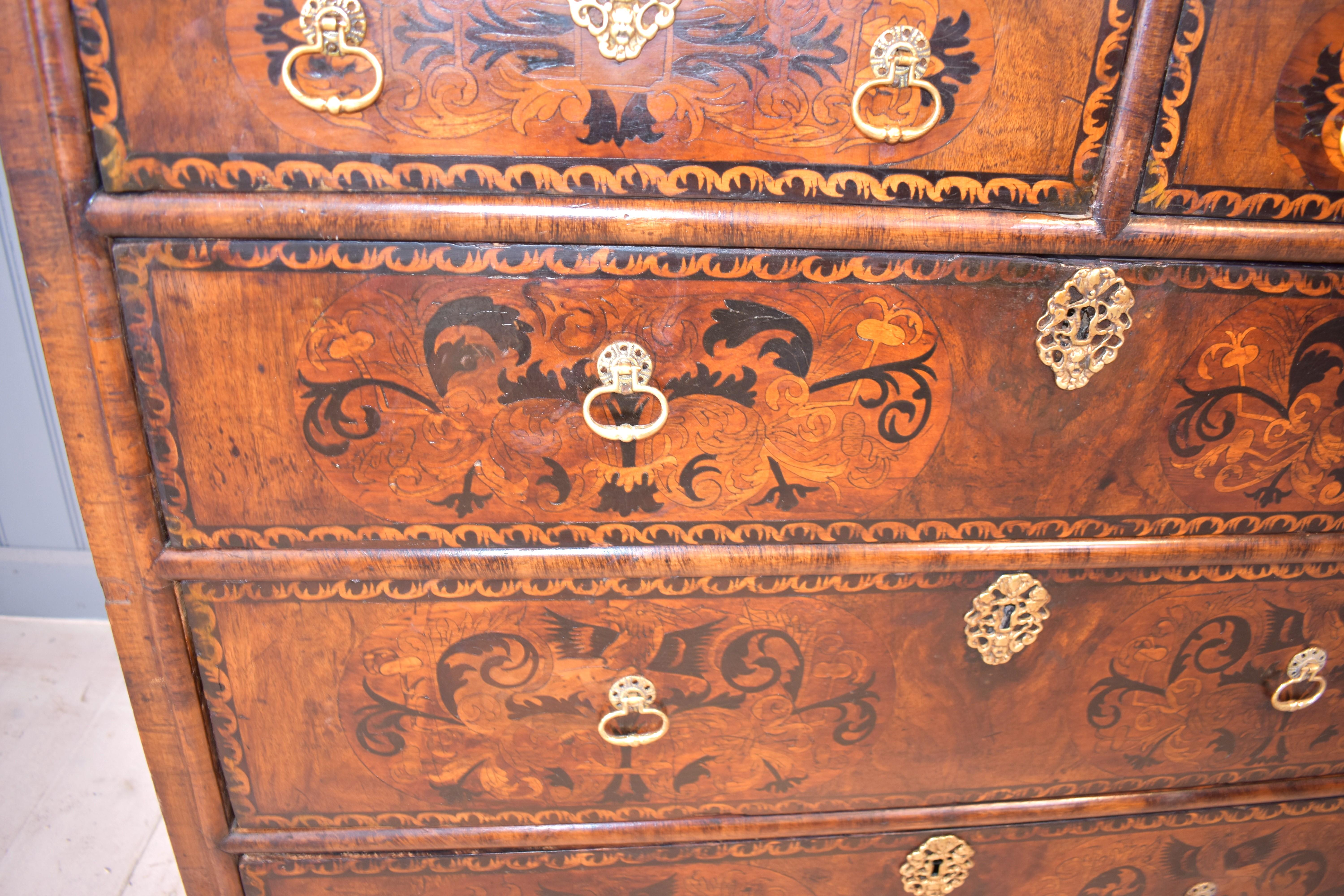 17th century walnut marquetry William and Mary  chest of drawers For Sale 6