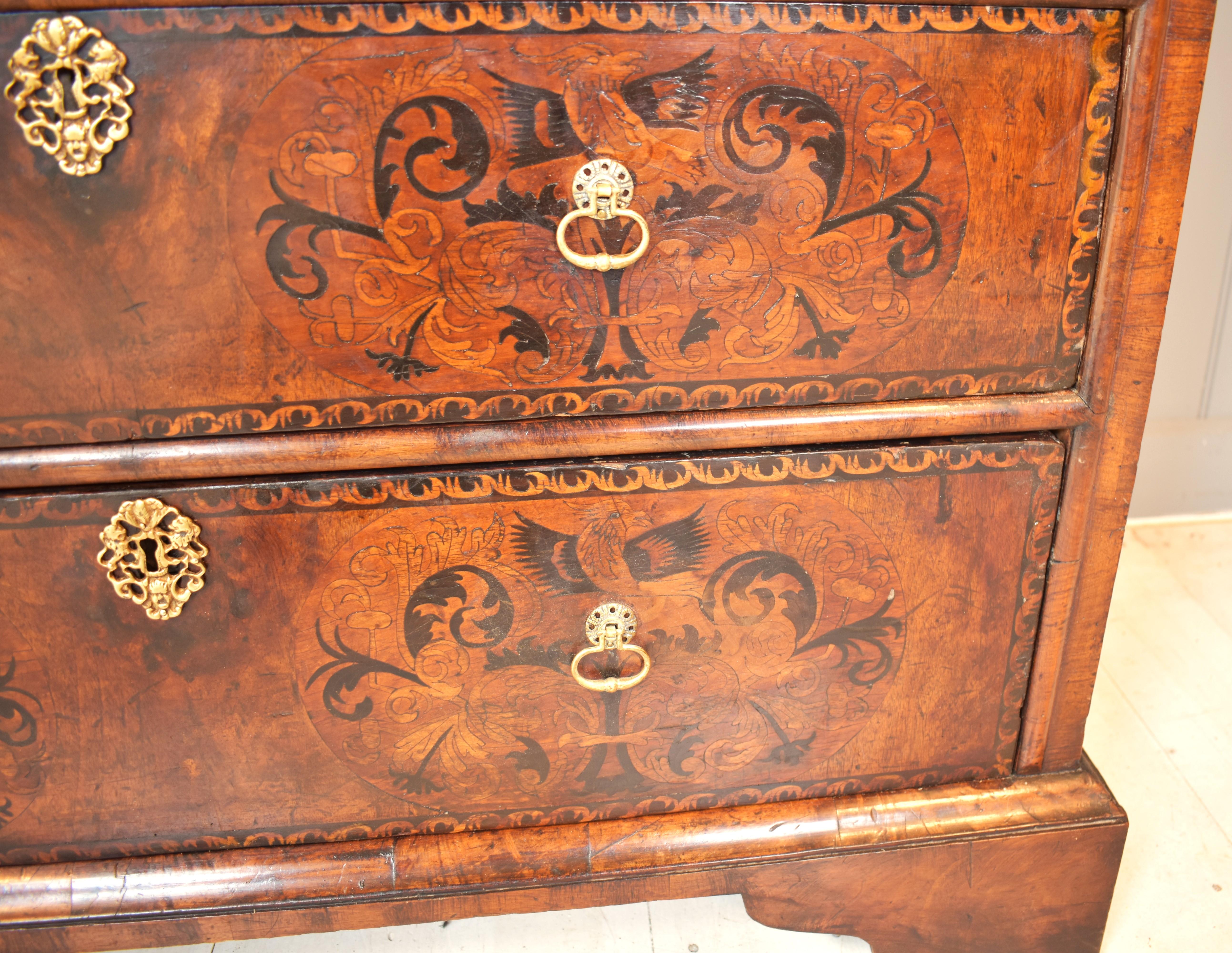 Veneer 17th century walnut marquetry William and Mary  chest of drawers For Sale