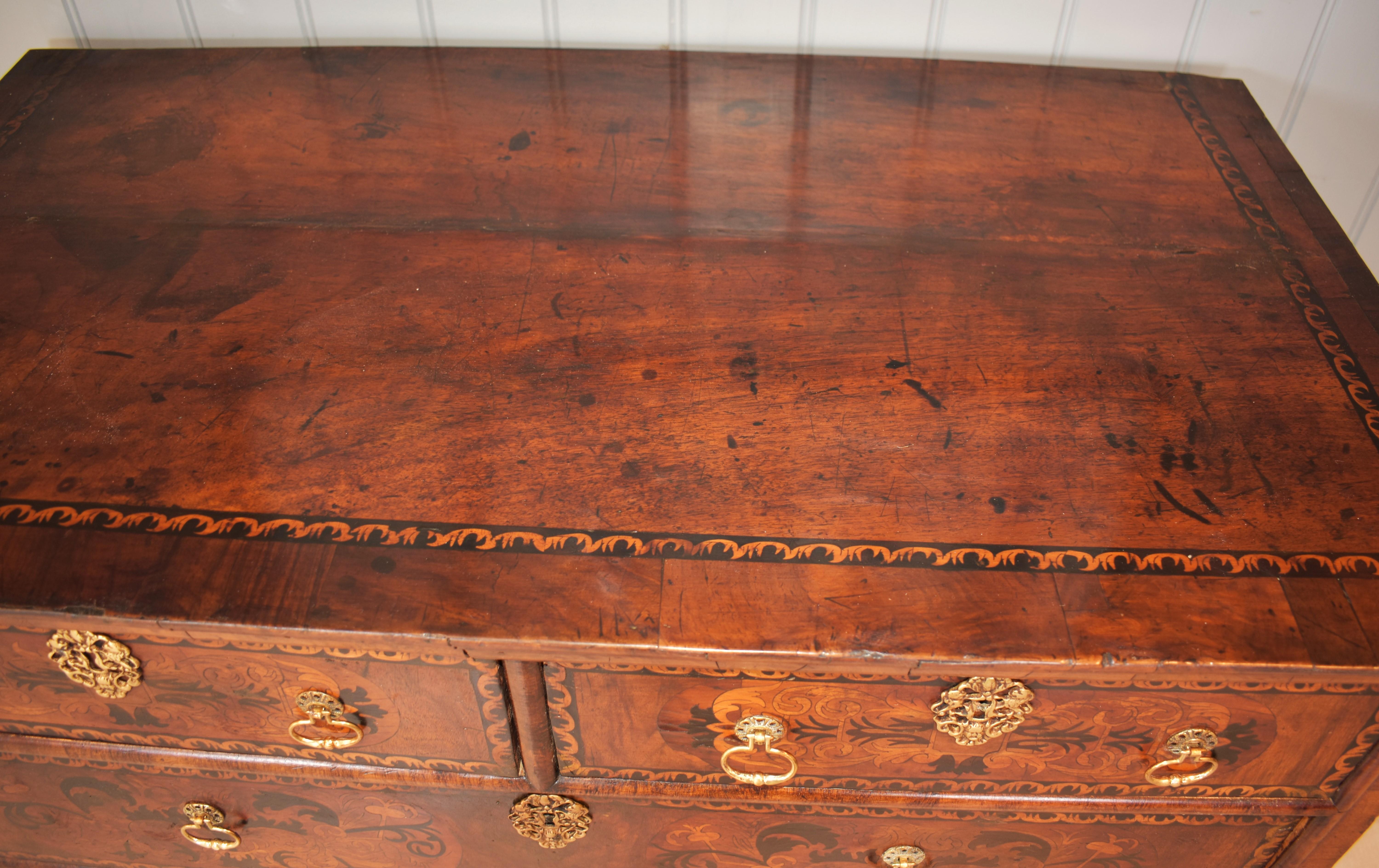 17th century walnut marquetry William and Mary  chest of drawers In Good Condition For Sale In Penzance, GB