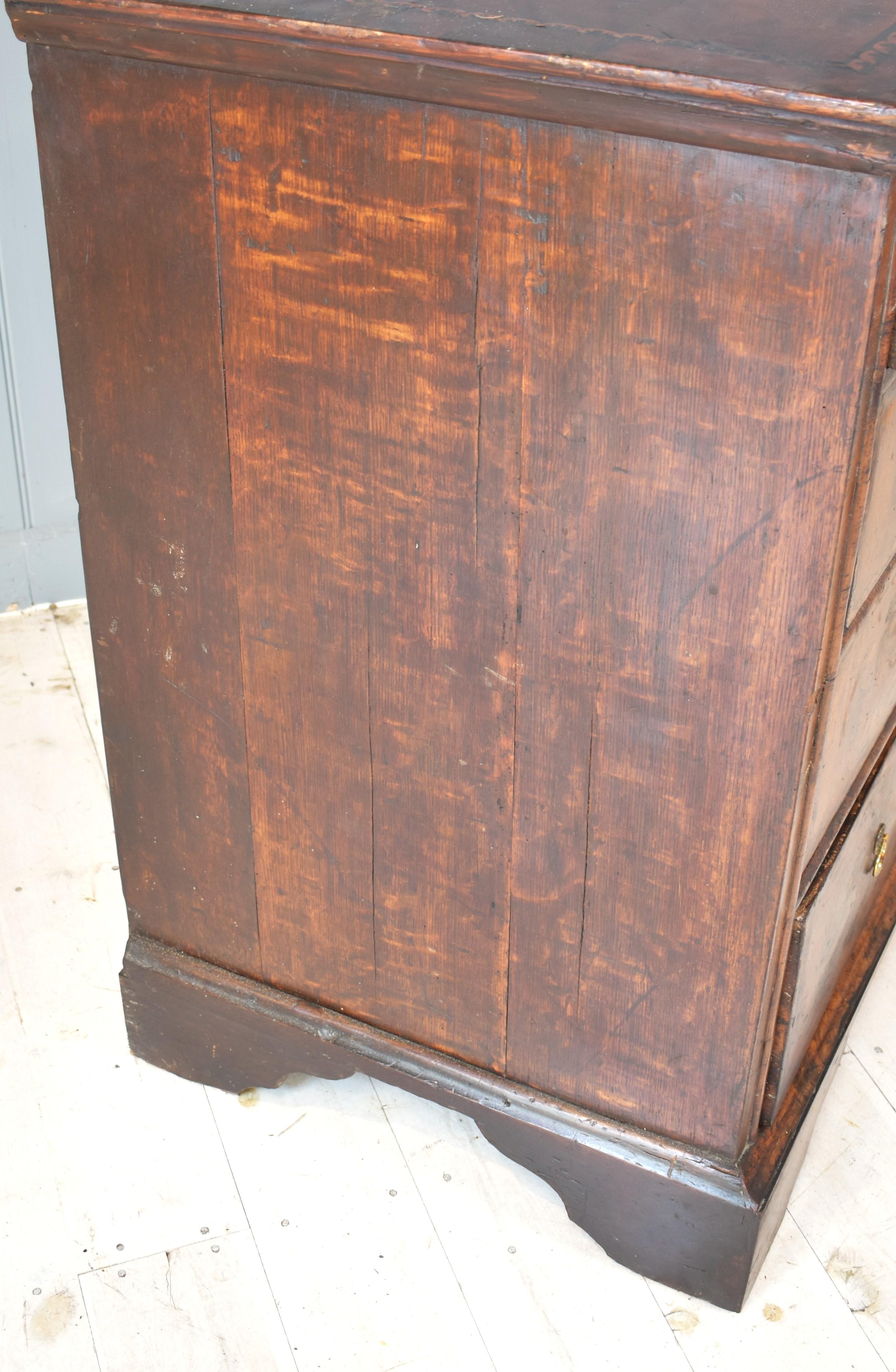 17th century walnut marquetry William and Mary  chest of drawers For Sale 2