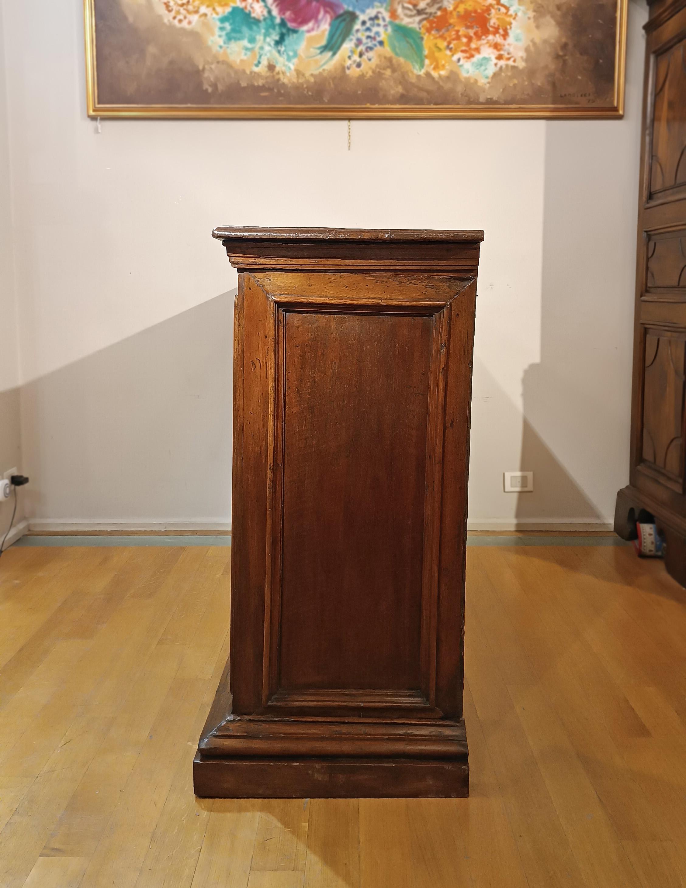 Louis XIV 17th CENTURY WALNUT SIDEBOARD For Sale
