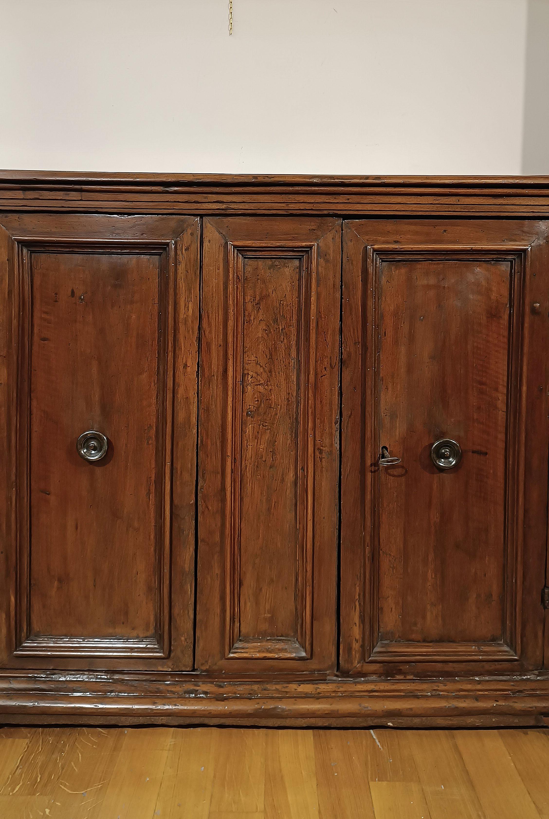 Walnut 17th CENTURY WALNUT SIDEBOARD For Sale