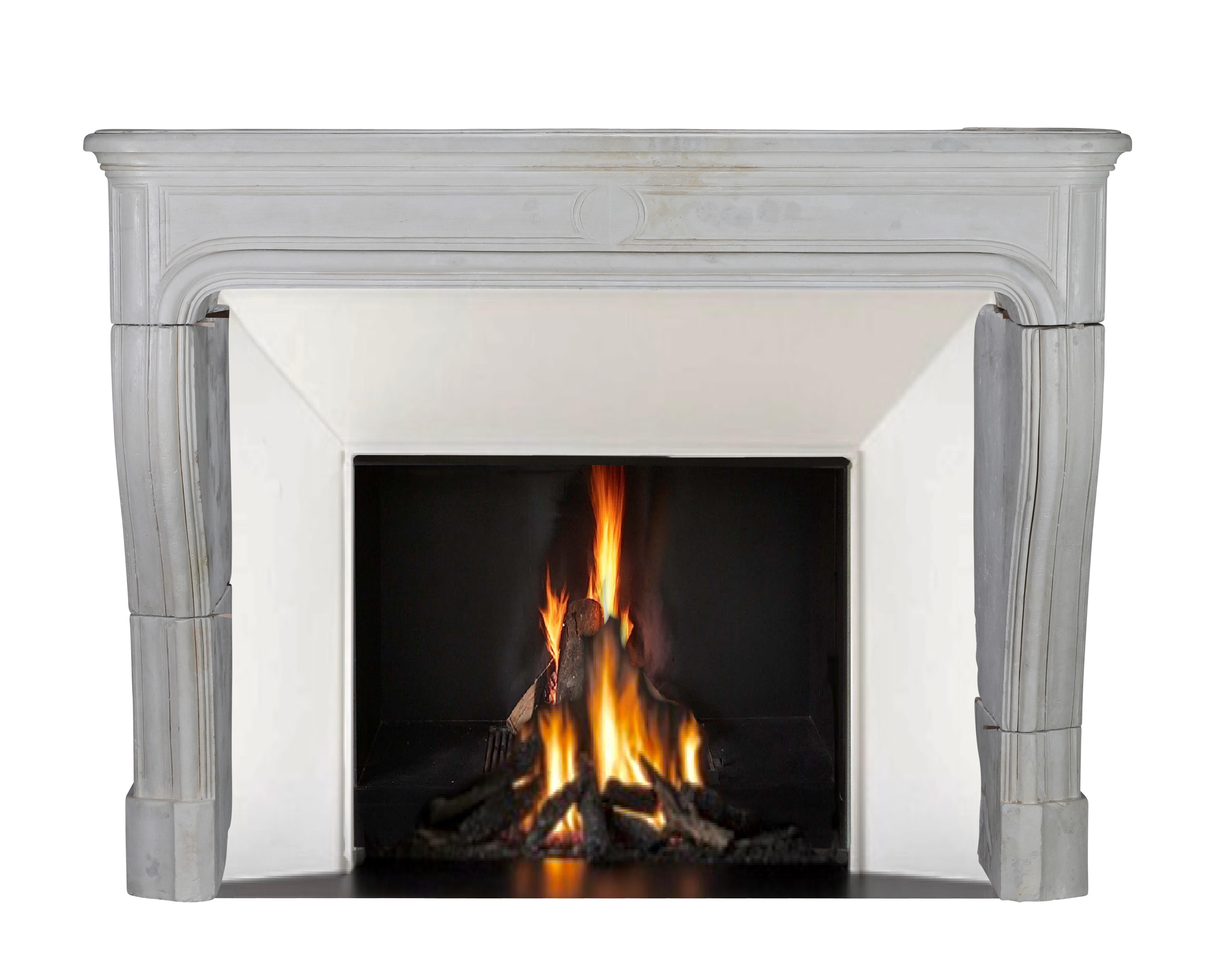 Cheminée ancienne blanche et élégante du 17ème siècle en pierre française en vente 12