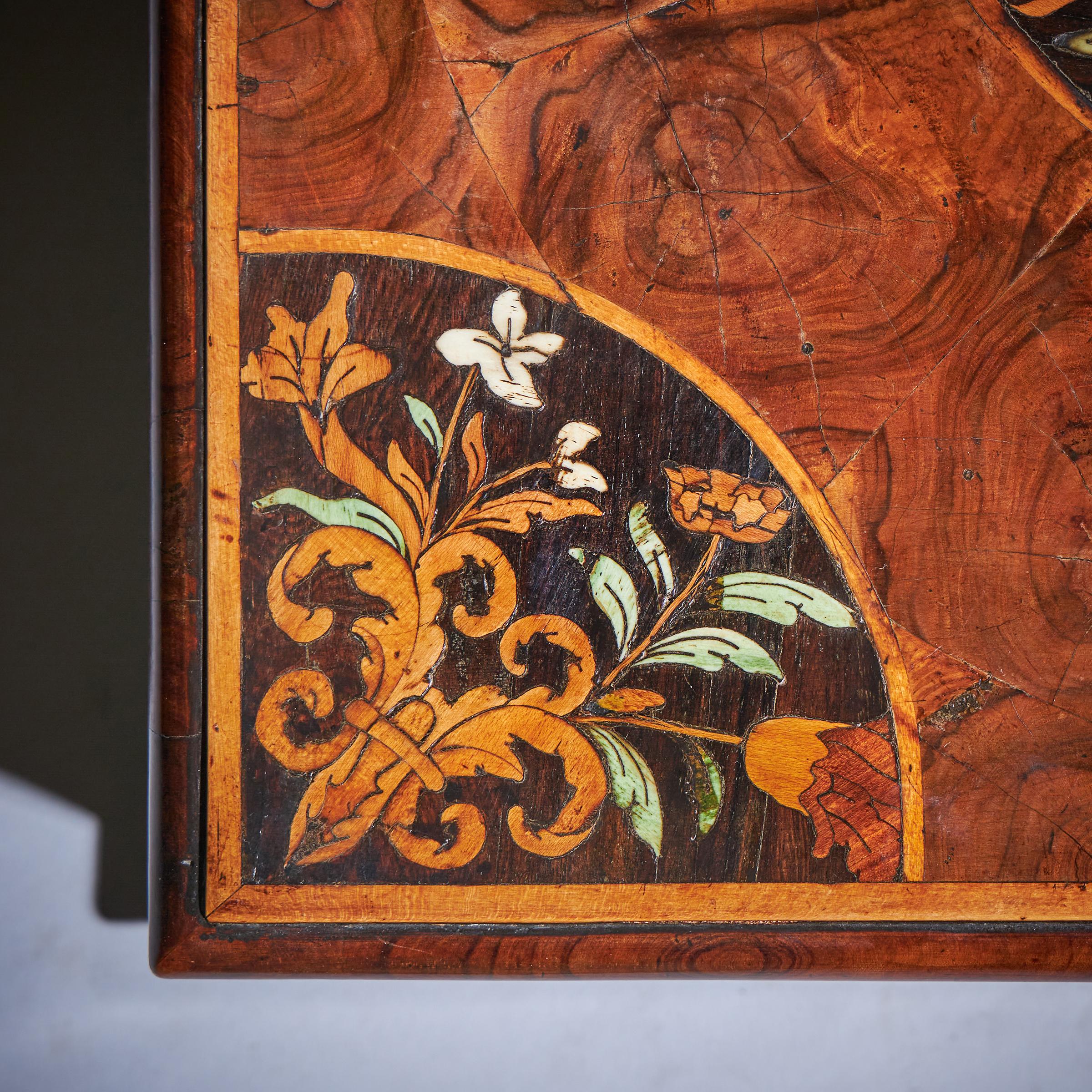 17th Century William and Mary Floral Marquetry Olive Oyster Lace Box, Circa 1685 For Sale 4