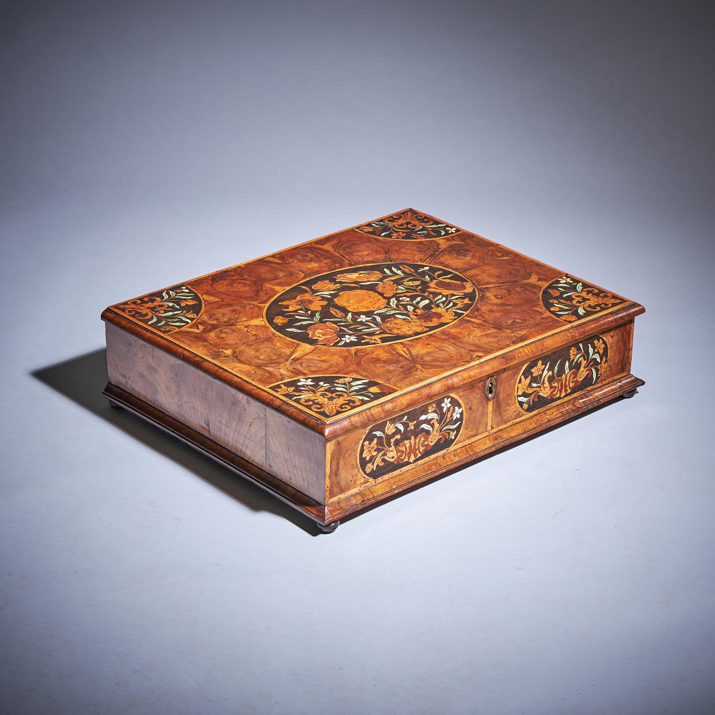 Bone 17th Century William and Mary Floral Marquetry Olive Oyster Lace Box, Circa 1685 For Sale