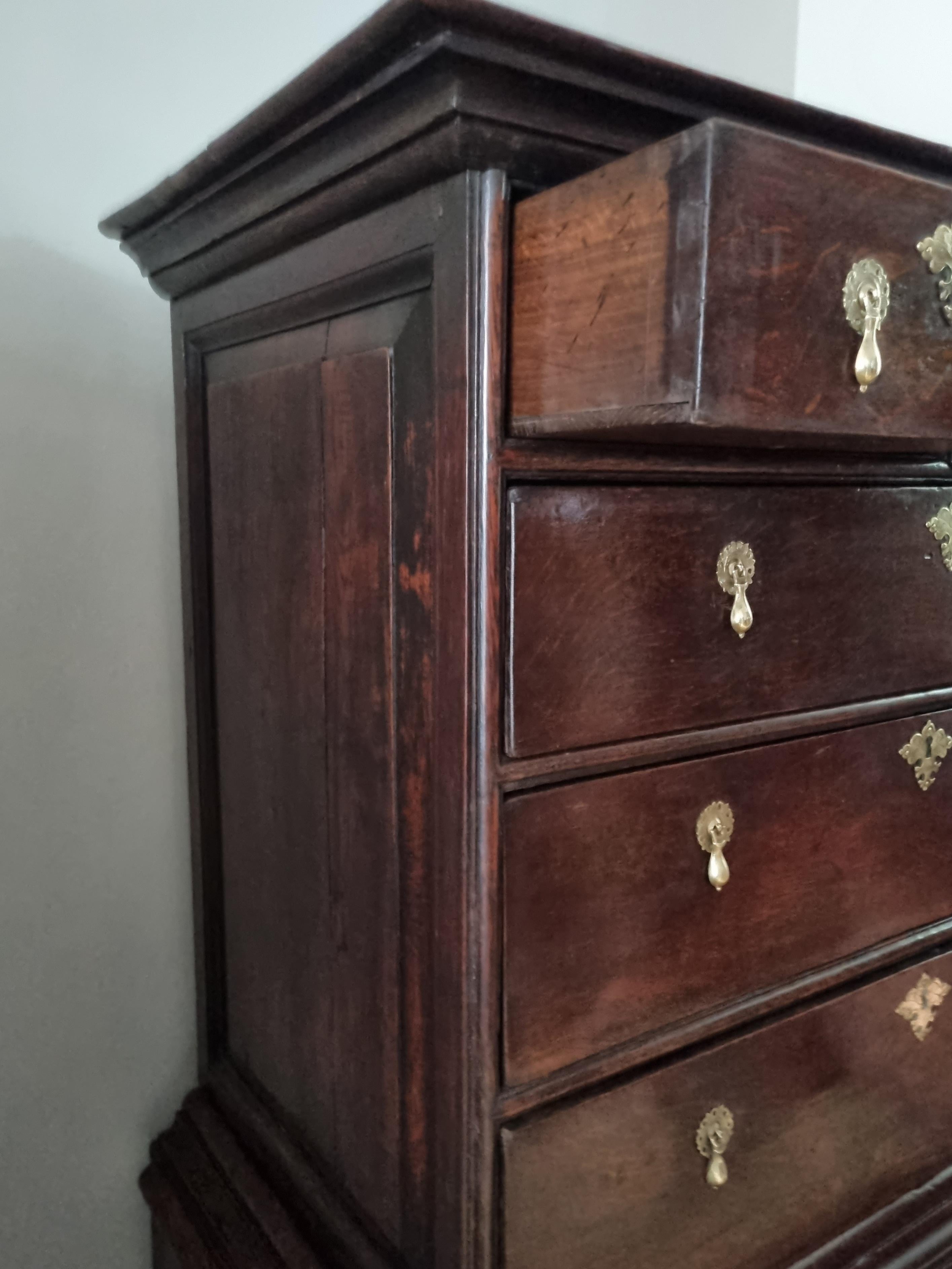 17th Century William And Mary Oak Chest On Stand Circa 1690 In Good Condition For Sale In Hoddesdon, GB