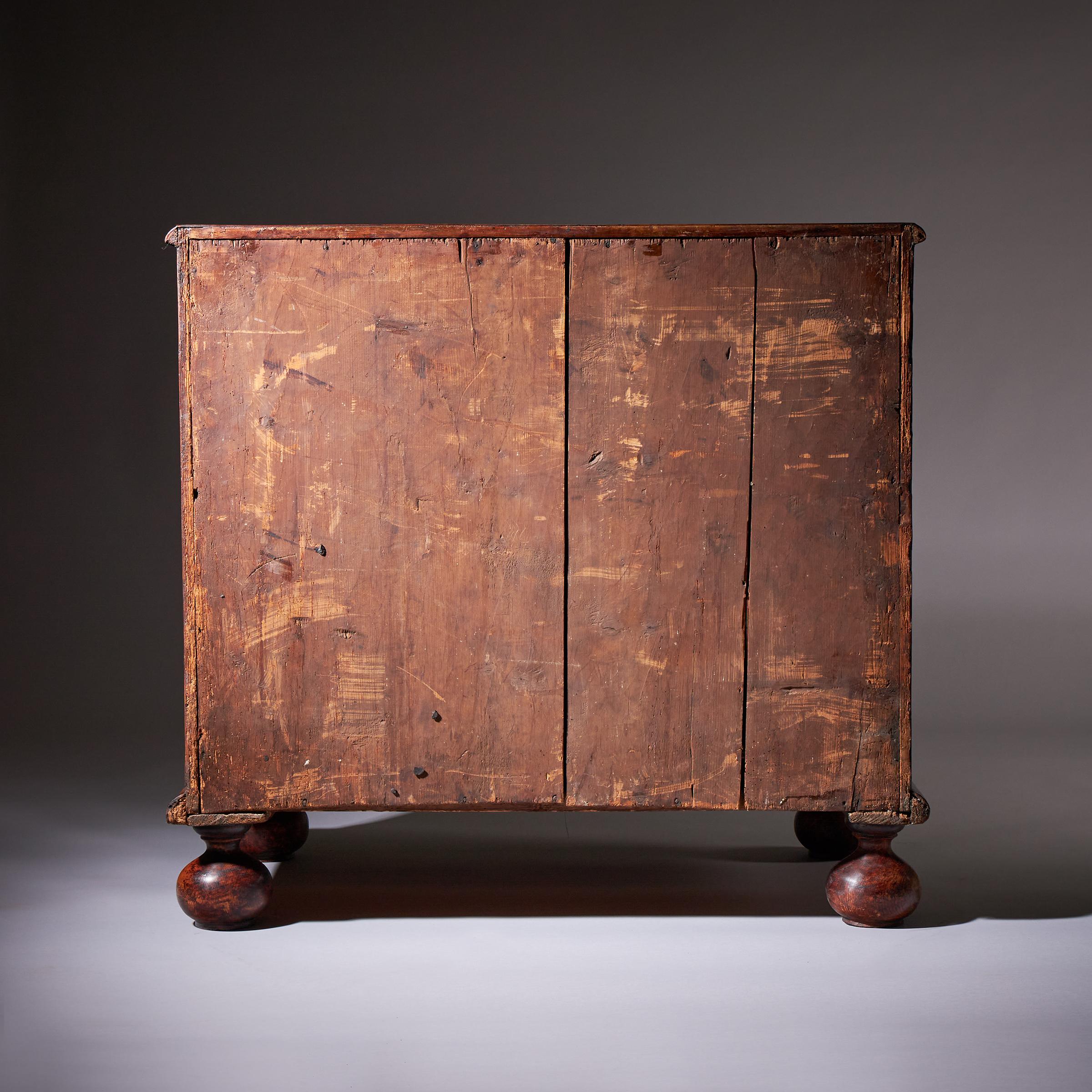 Commode à huîtres William and Mary Olive du 17ème siècle, vers 1690. Angleterre en vente 9