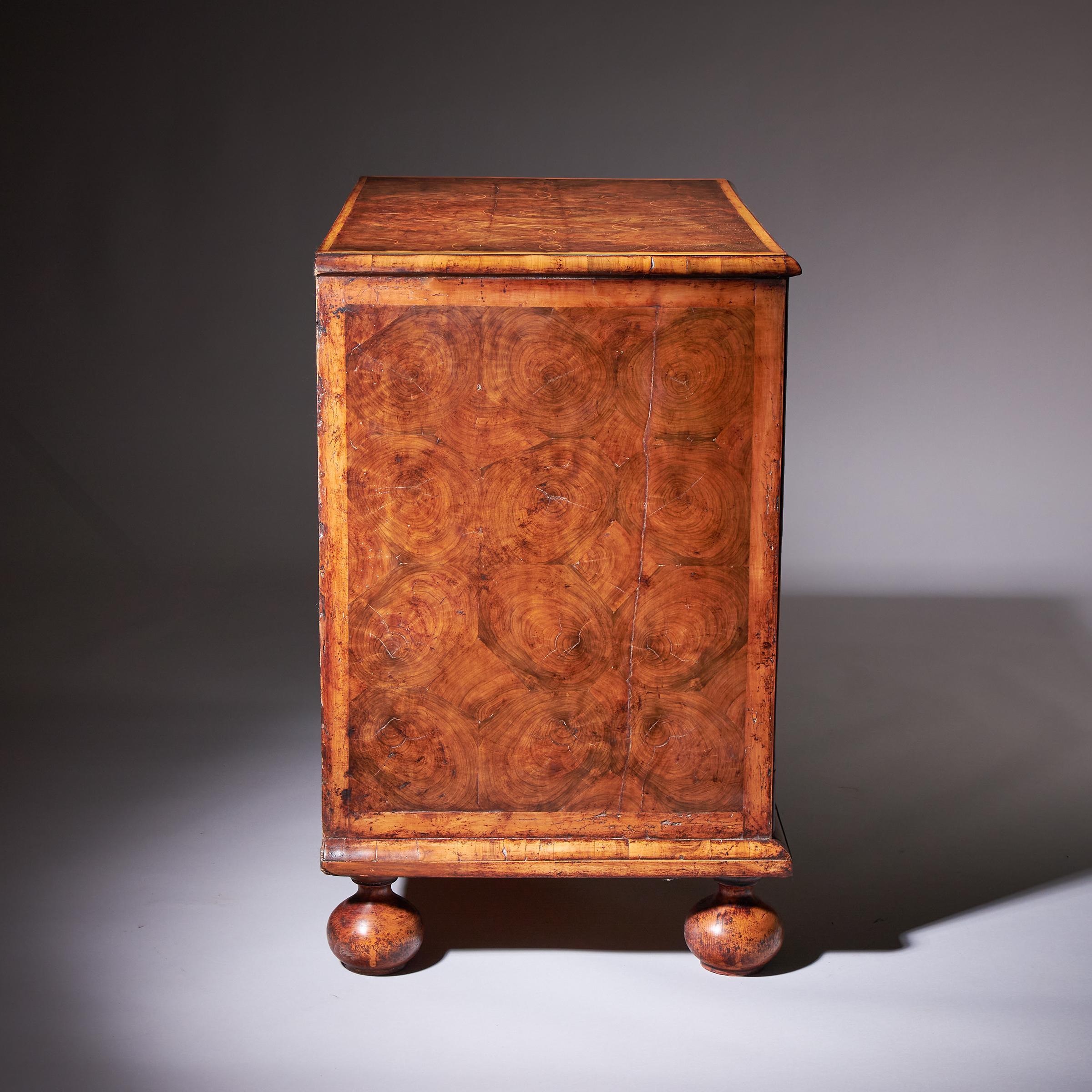Commode à huîtres William and Mary Olive du 17ème siècle, vers 1690. Angleterre en vente 10