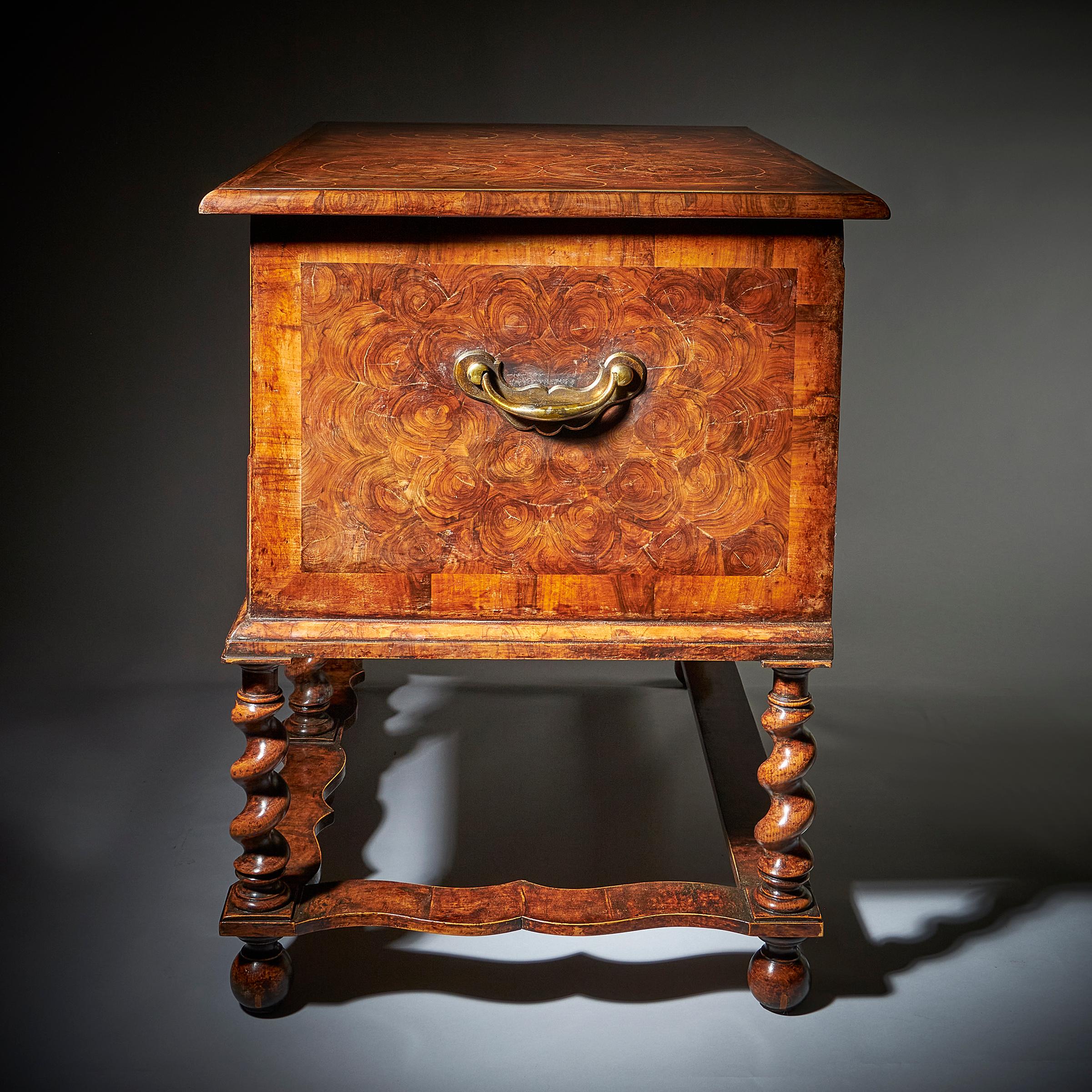 17th Century William and Mary Olive Oyster Chest on Stand or Table Box In Good Condition For Sale In Oxfordshire, United Kingdom