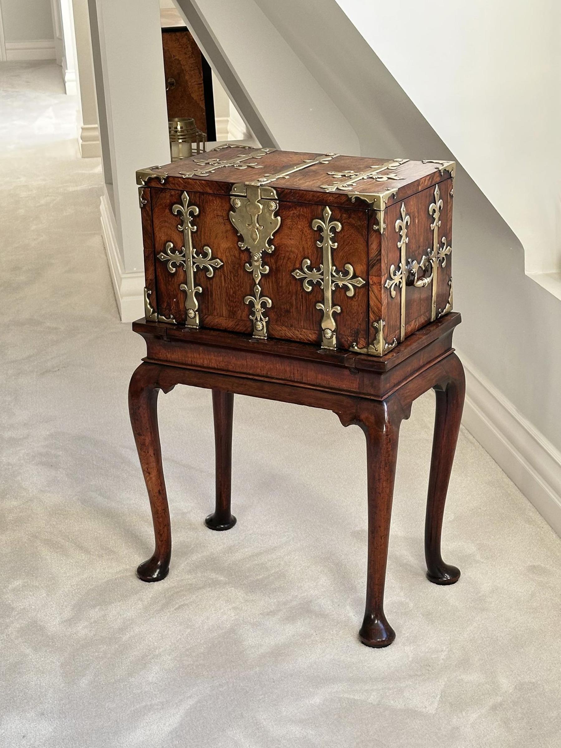 Caja fuerte / Coffre Fort de madera de Kingwood del periodo de William & Mary del siglo XVII en George en venta 5