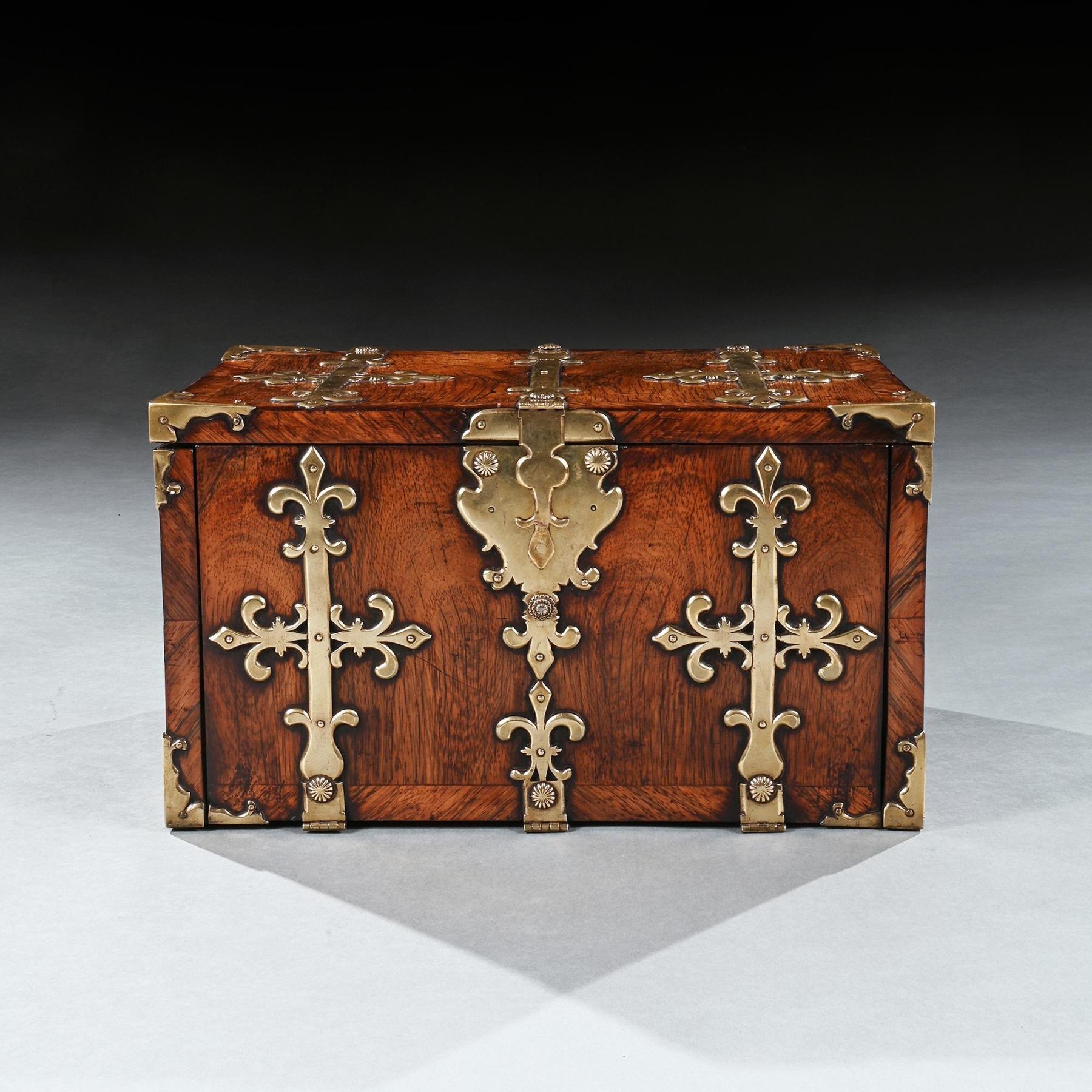 Caja fuerte / Coffre Fort de madera de Kingwood del periodo de William & Mary del siglo XVII en George en venta 3