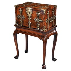 Coffre-fort / Coffre Fort en bois de roi de la période William & Mary du 17e siècle sur George