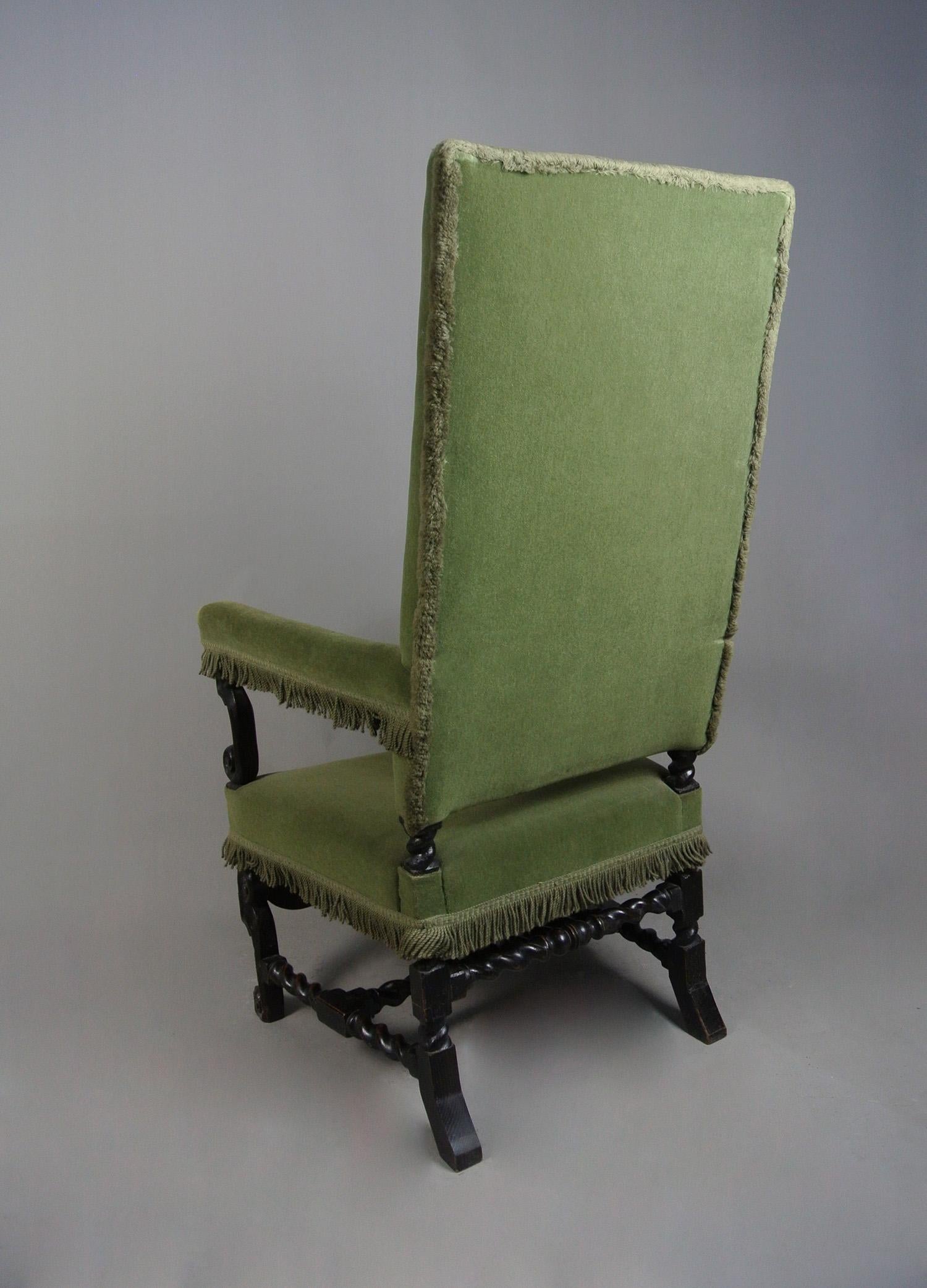 17th Century William and Mary Period Oak Armchair c. 1690 For Sale 3