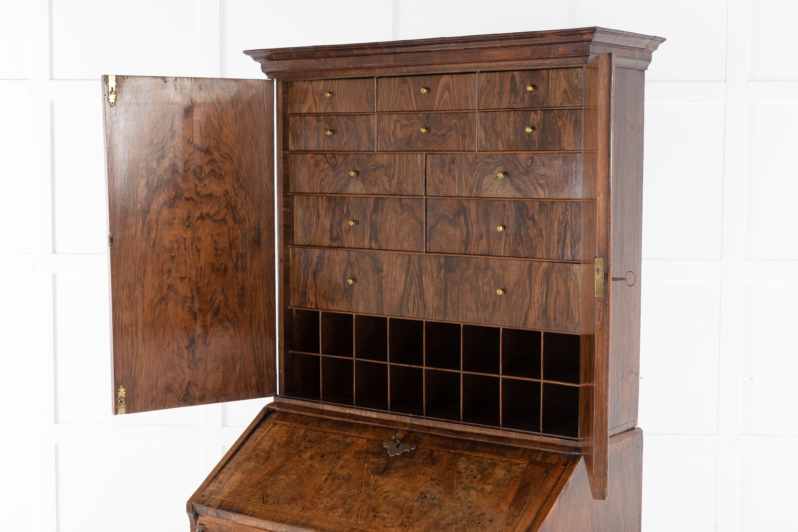 17th Century William and Mary Walnut Bureau Cabinet In Good Condition In Gloucestershire, GB