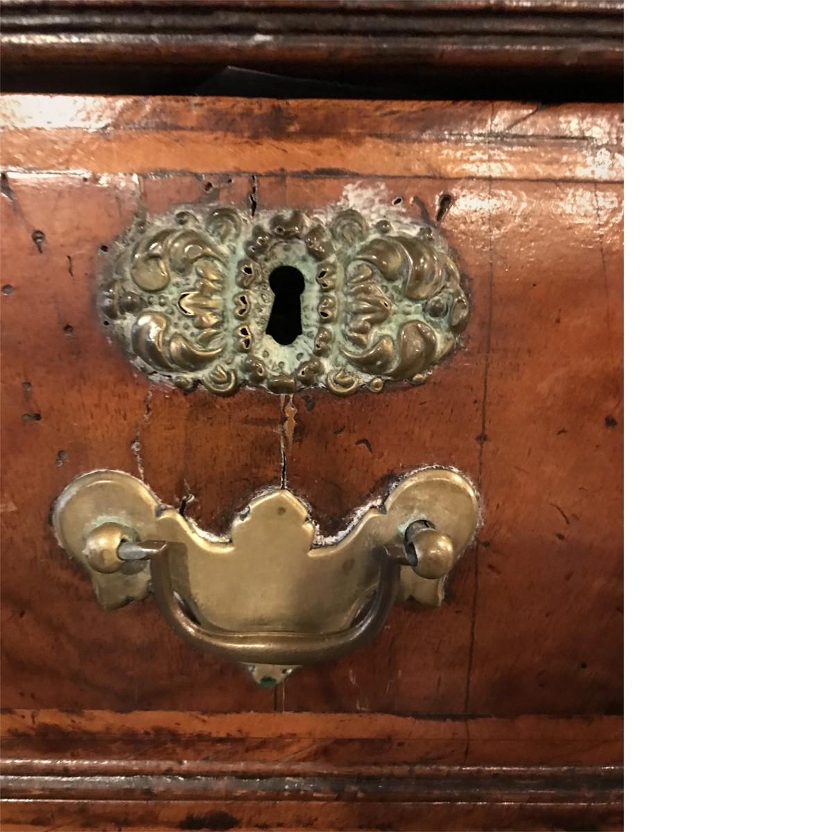 17th Century William & Mary Inlaid Walnut Chest on Stand In Good Condition In Pasadena, CA