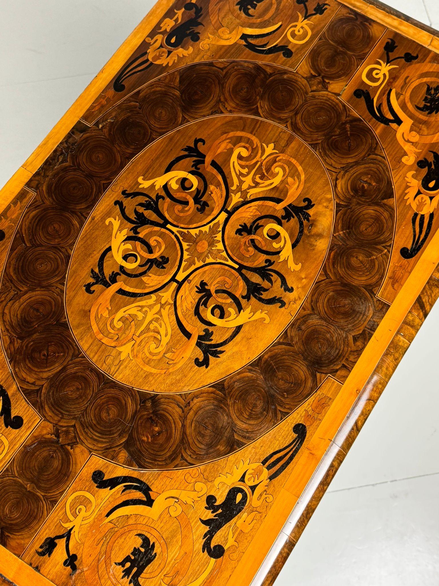 18th Century and Earlier 17th Century William & Mary Period Marquetry Inlaid Oyster Chest of Drawers For Sale