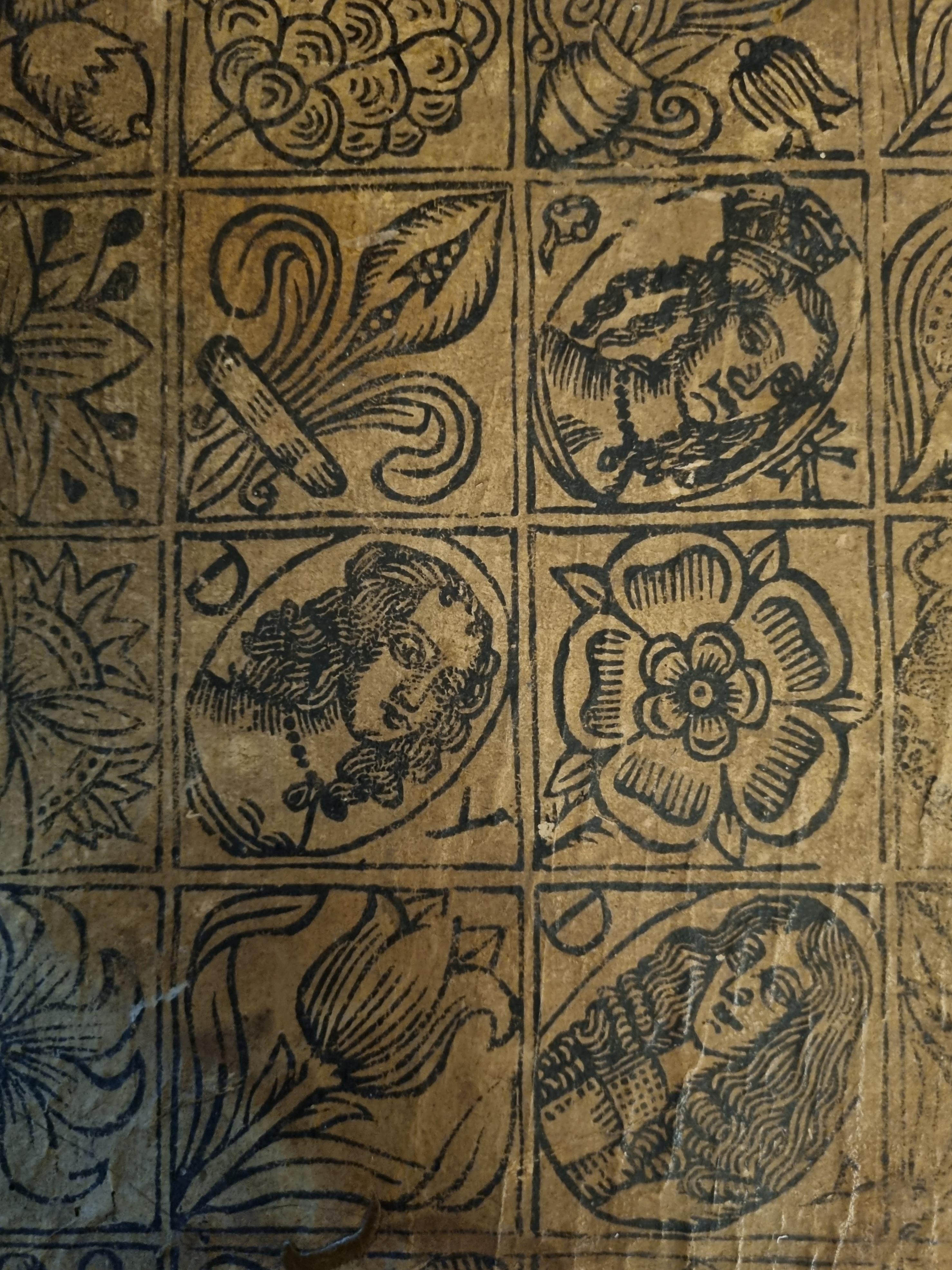 Cassettiera in noce William & Mary del XVII secolo in vendita 3