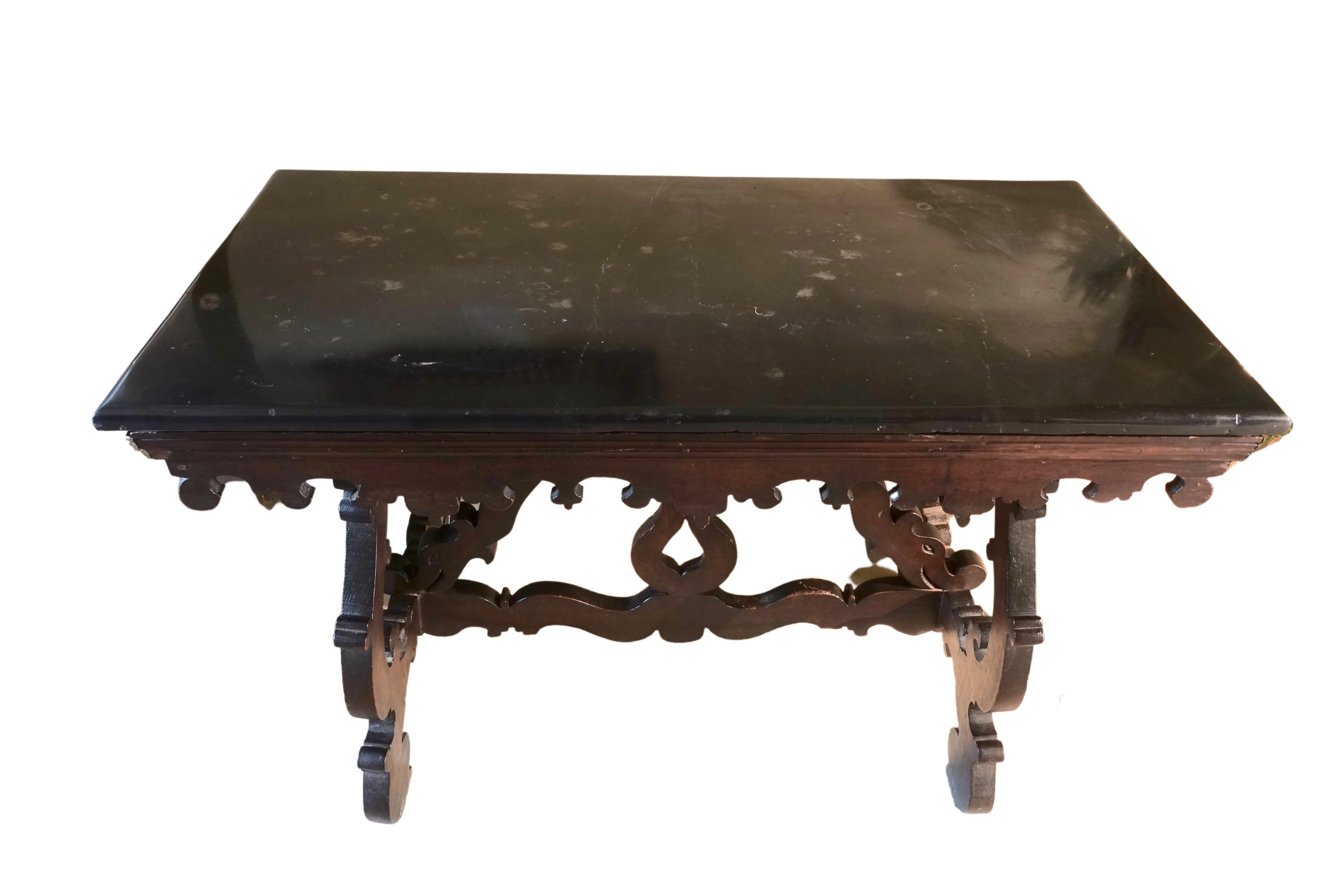 Baroque 17th century wood and black marble table - North of Italy For Sale
