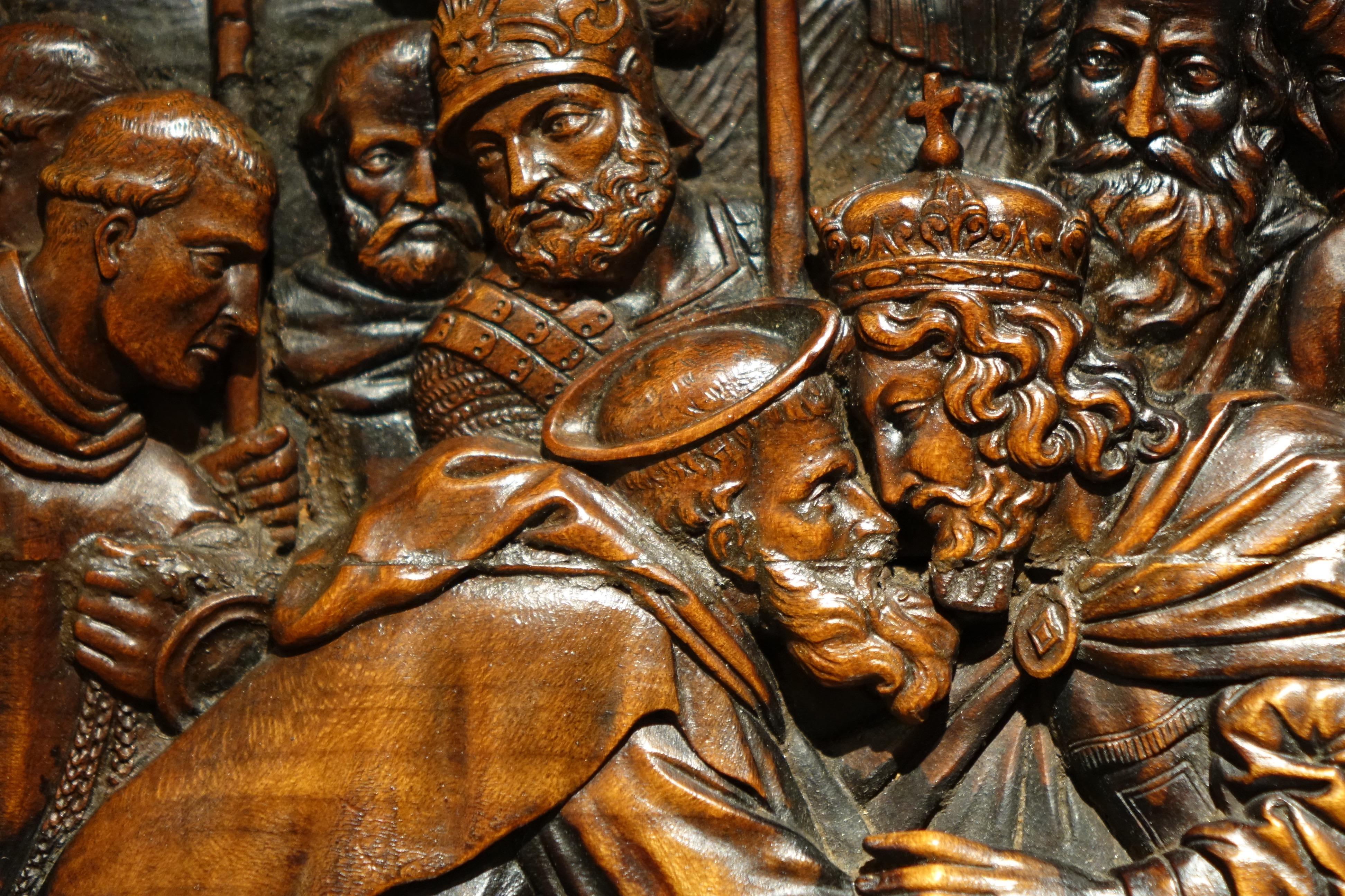 17th Century Wood Panel Sculpture Carved in Low Relief, Italy or France In Good Condition For Sale In Paris, FR