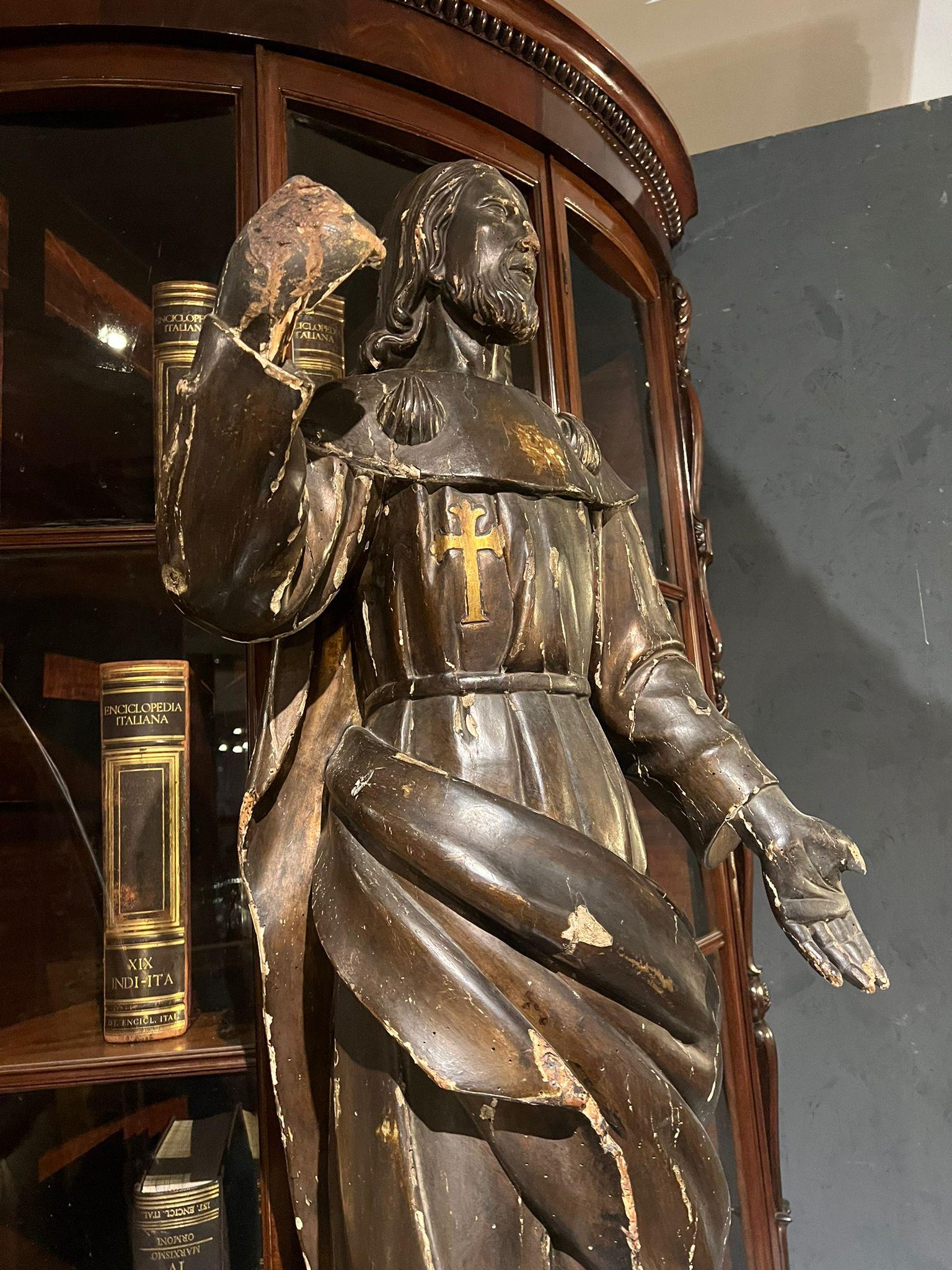 17th Century Wooden Sculpture Depicting Saint James For Sale 5
