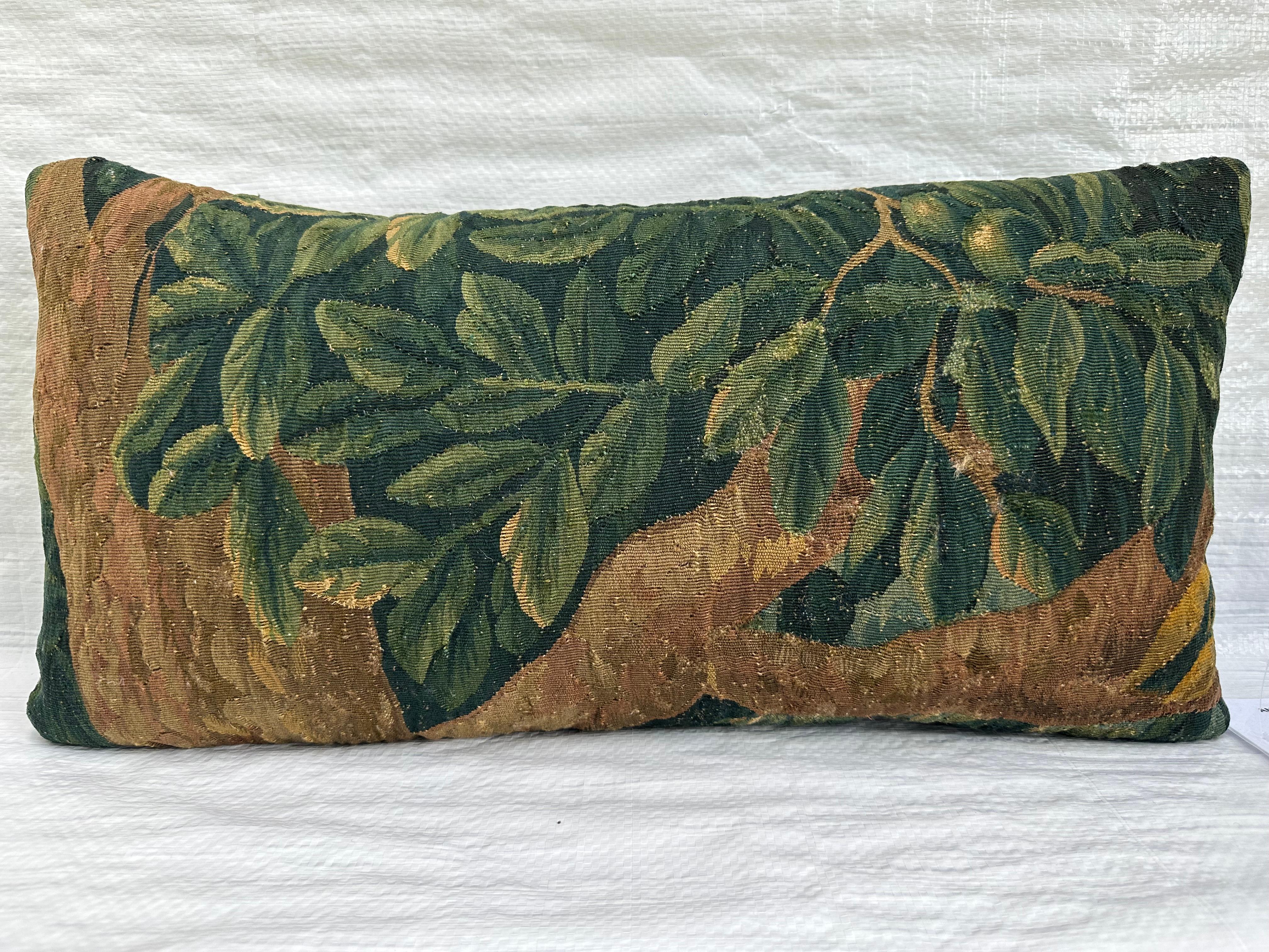 17th Century Woolen Brussels Tapestry Pillow In Good Condition For Sale In Los Angeles, US